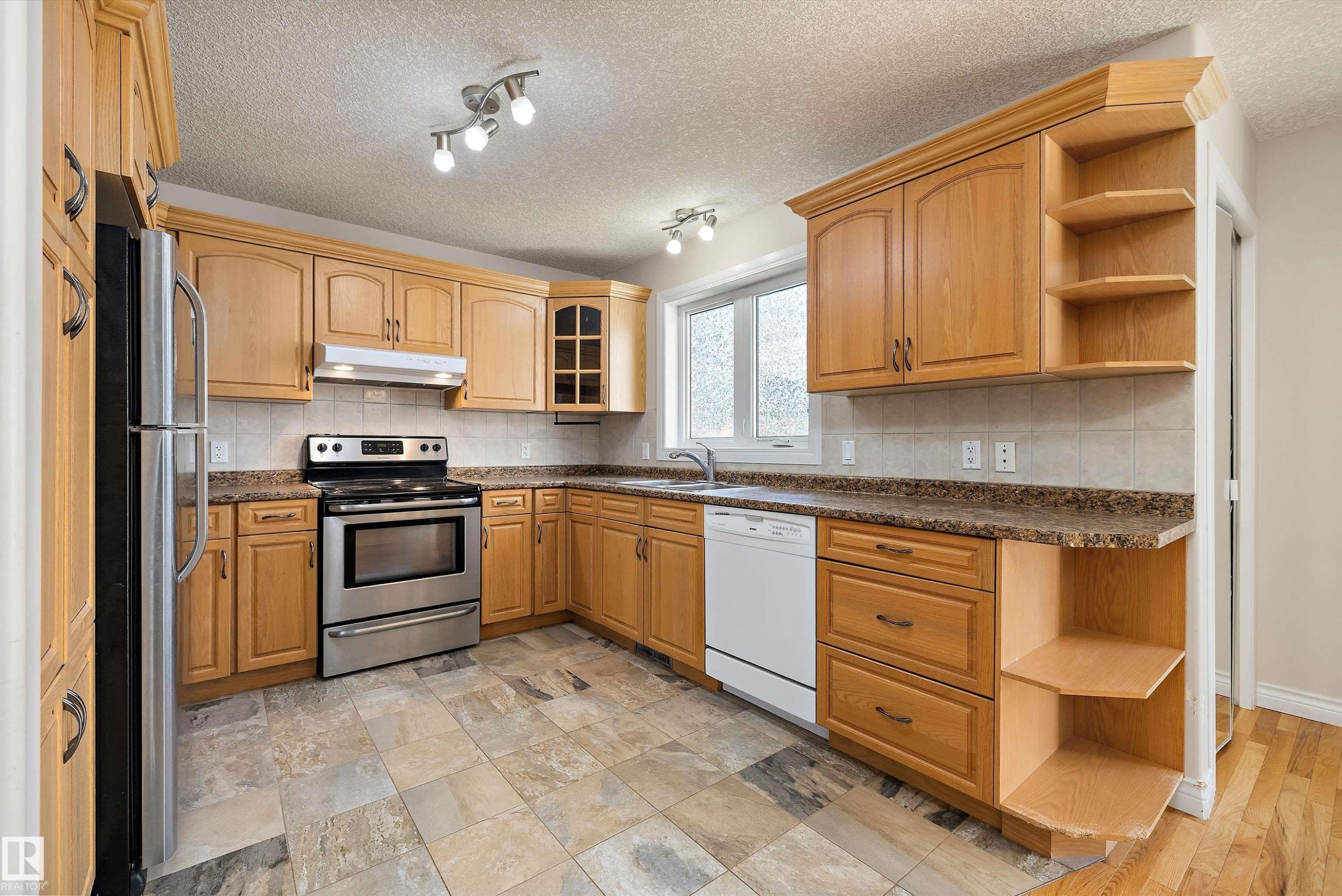 12132 92 Street Nw, Edmonton, AB