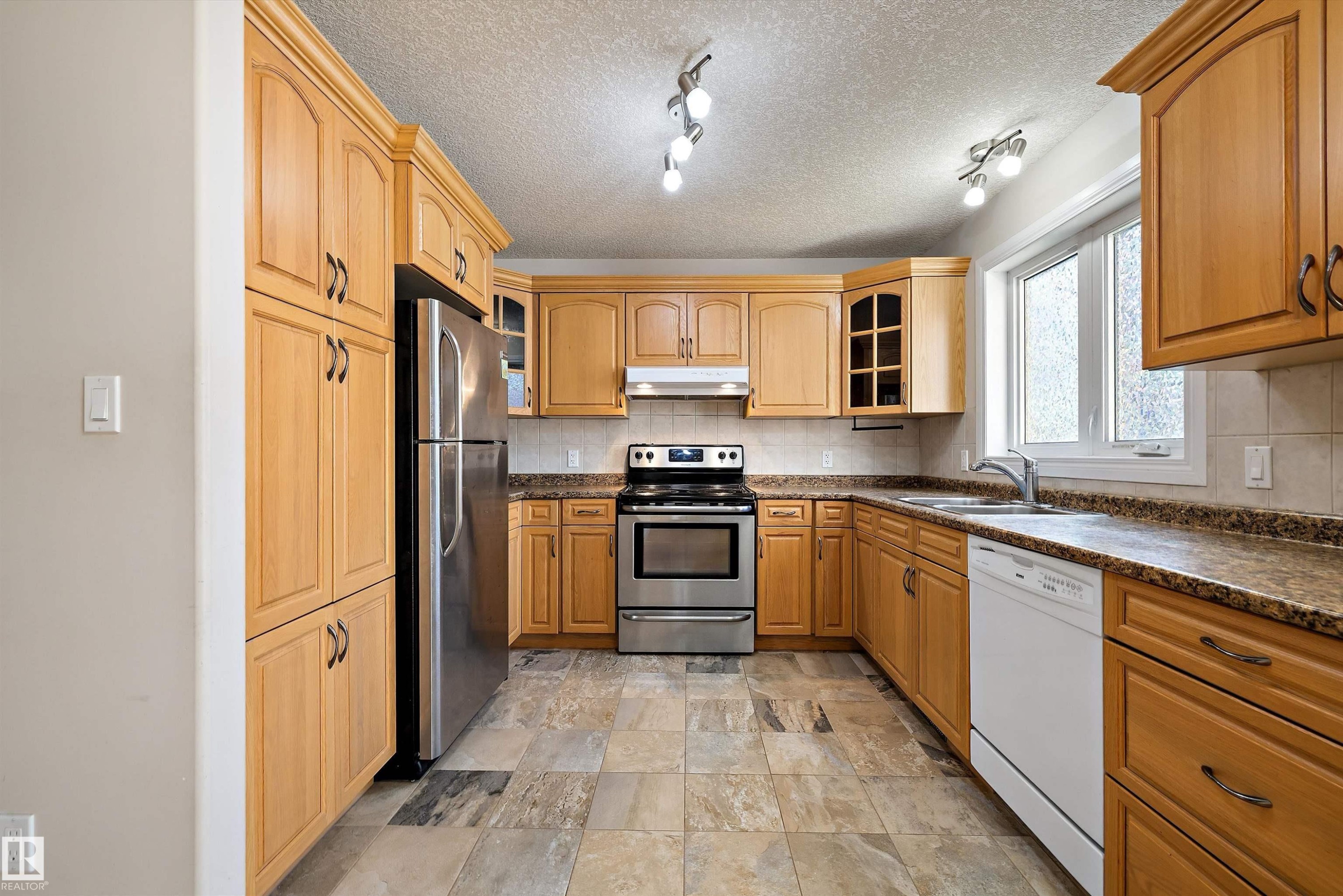 12132 92 Street Nw, Edmonton, AB