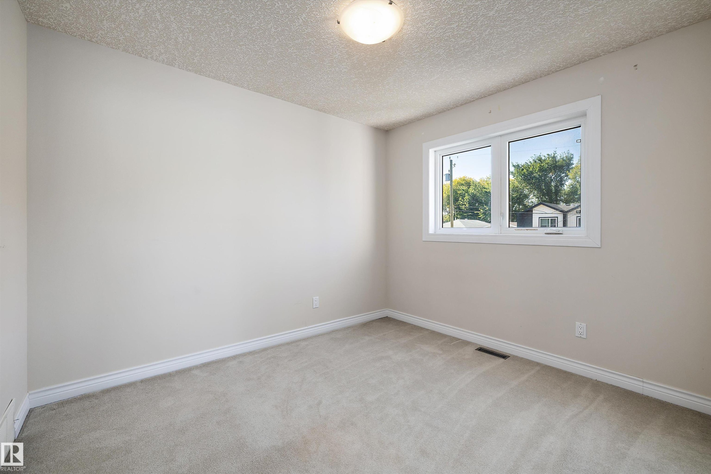 12132 92 Street Nw, Edmonton, AB