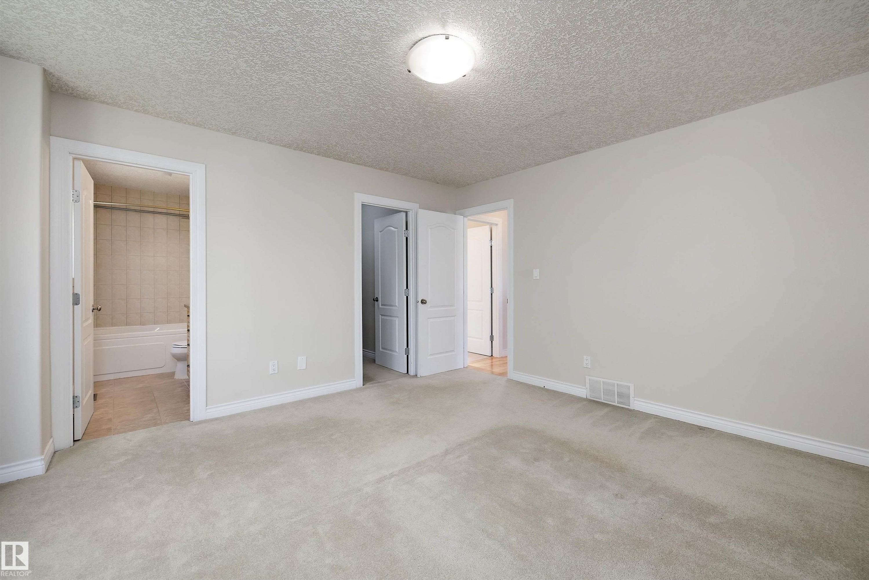 12132 92 Street Nw, Edmonton, AB