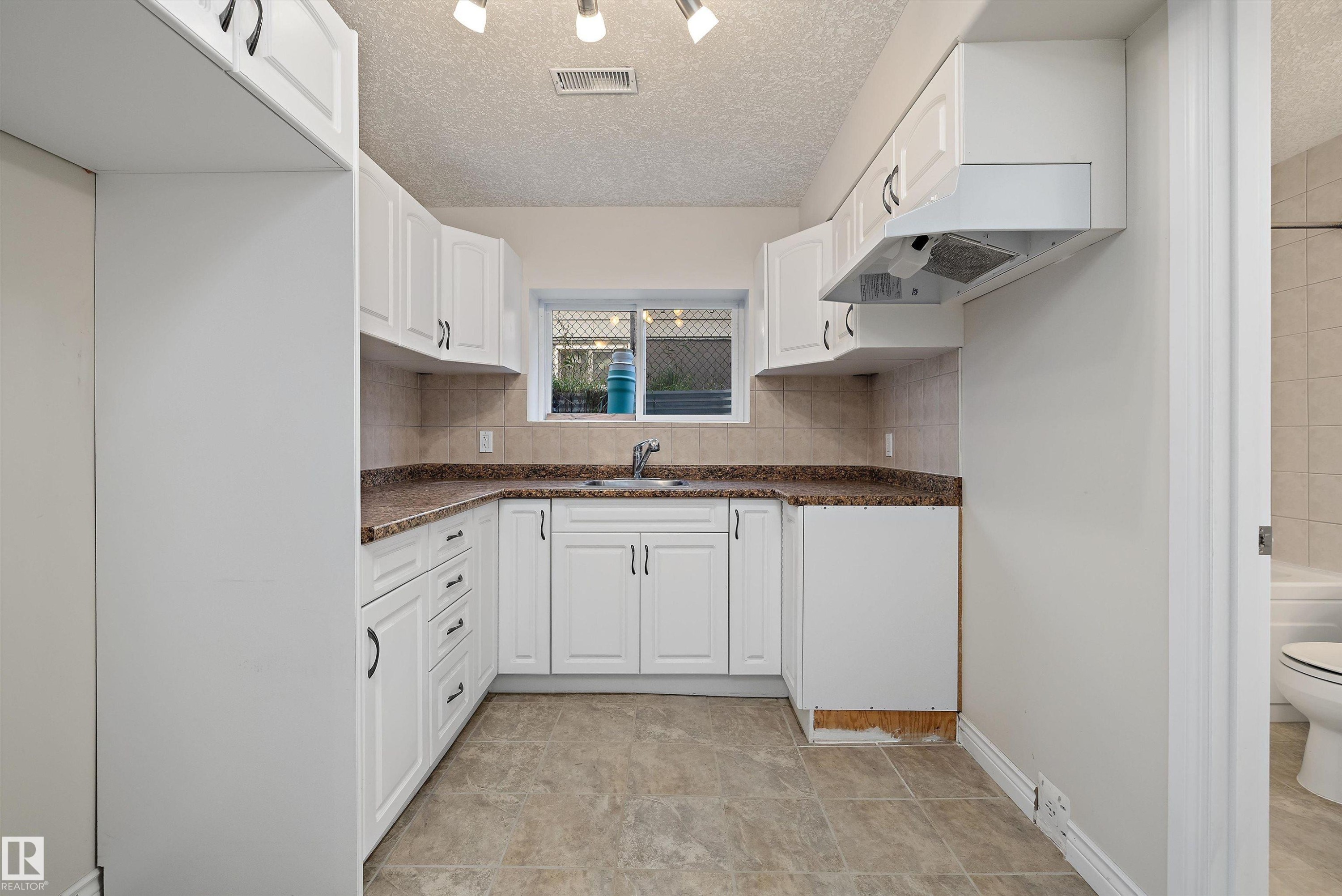 12132 92 Street Nw, Edmonton, AB