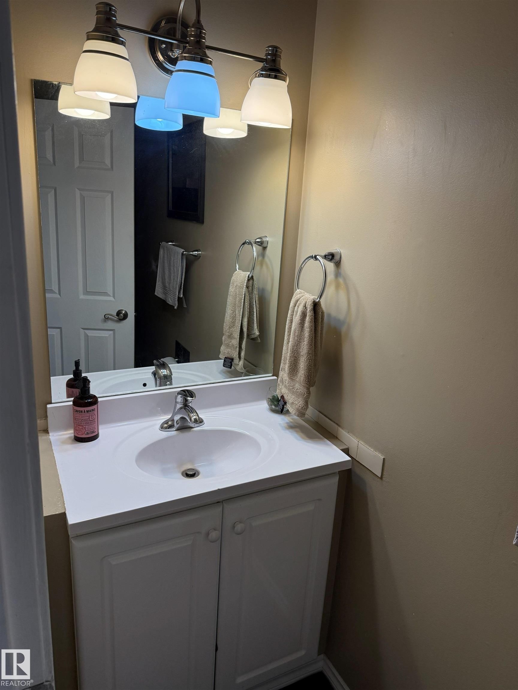 18207 74 Avenue Nw, Edmonton, AB