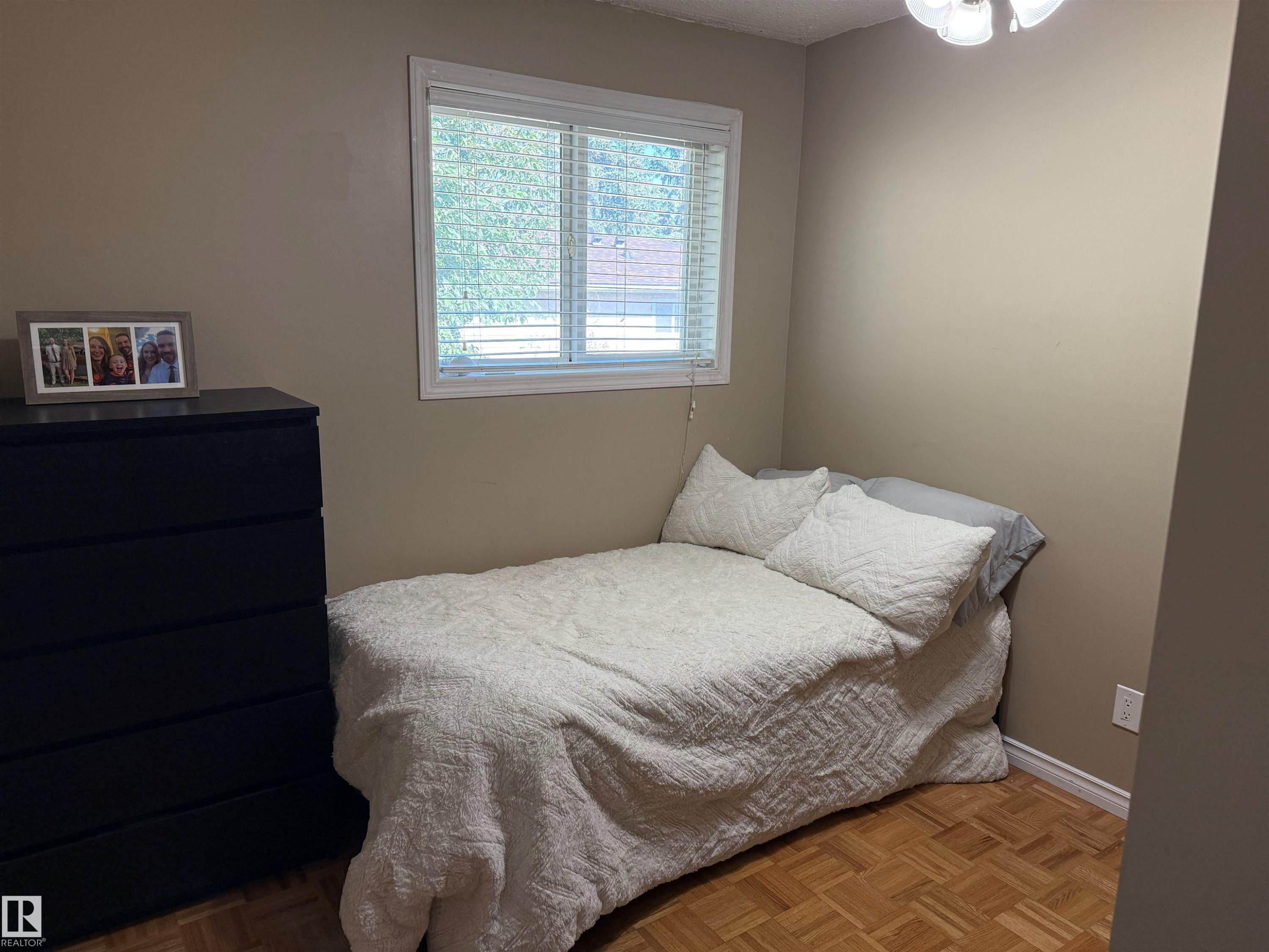 18207 74 Avenue Nw, Edmonton, AB
