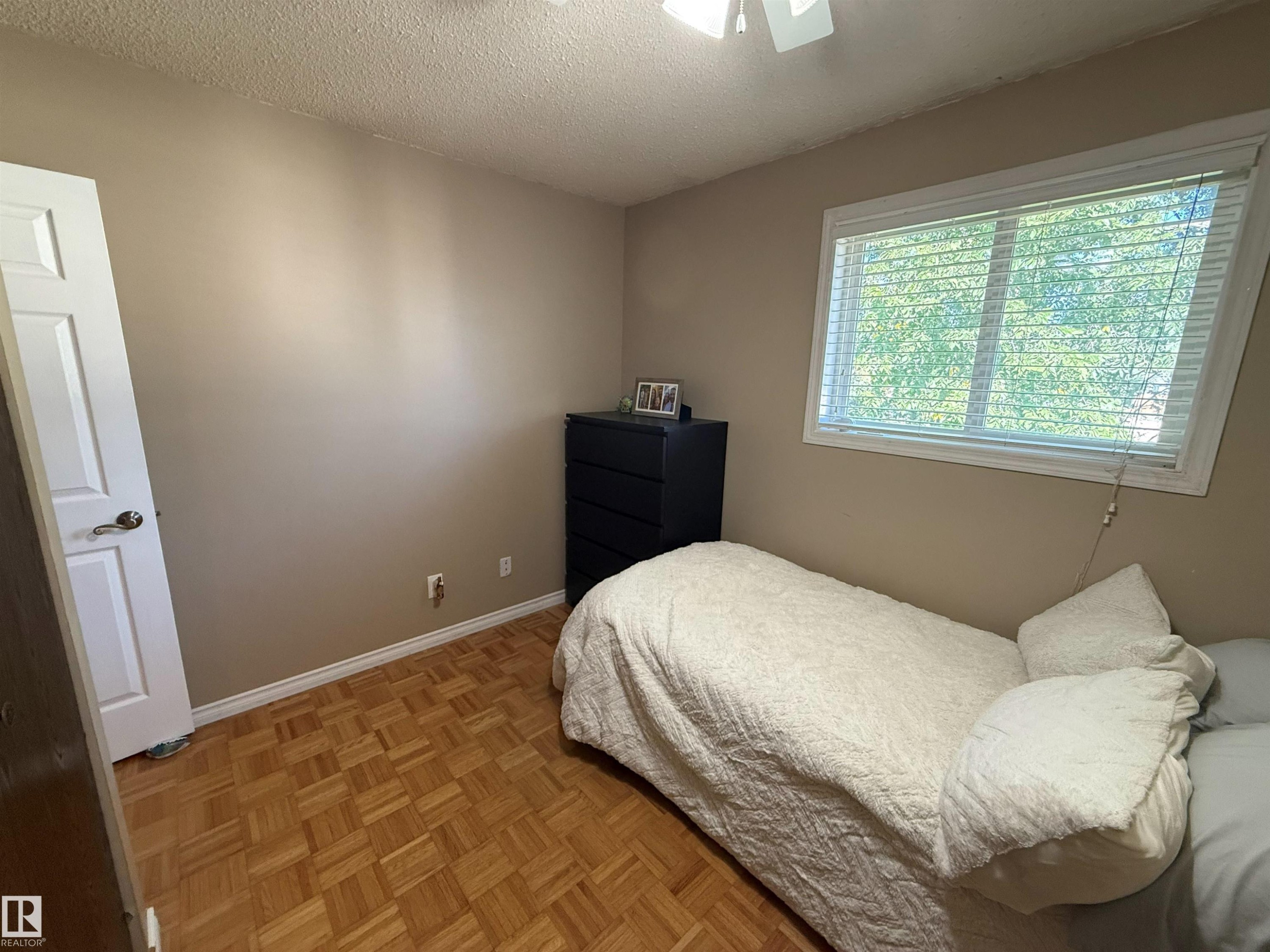 18207 74 Avenue Nw, Edmonton, AB