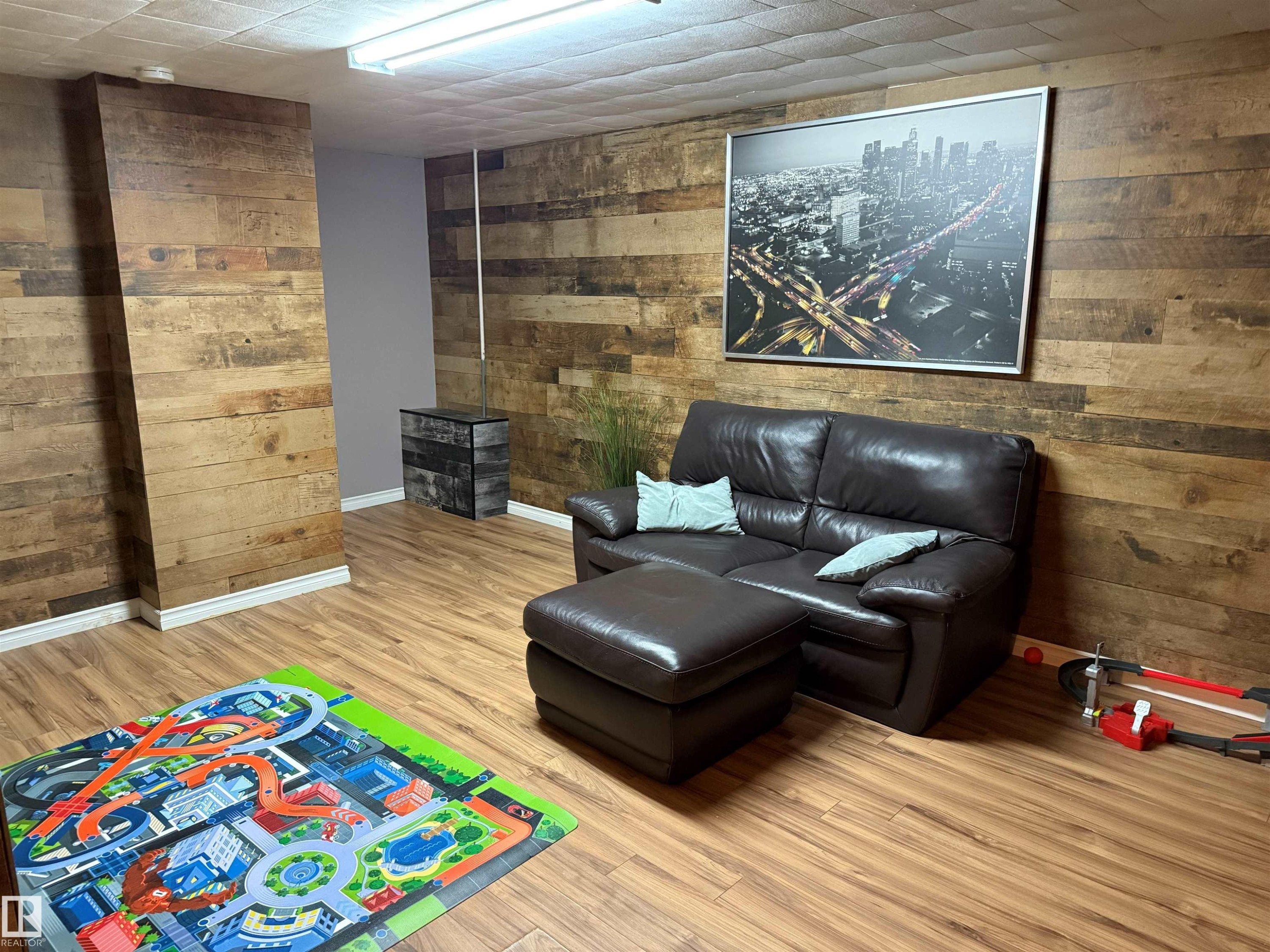 18207 74 Avenue Nw, Edmonton, AB
