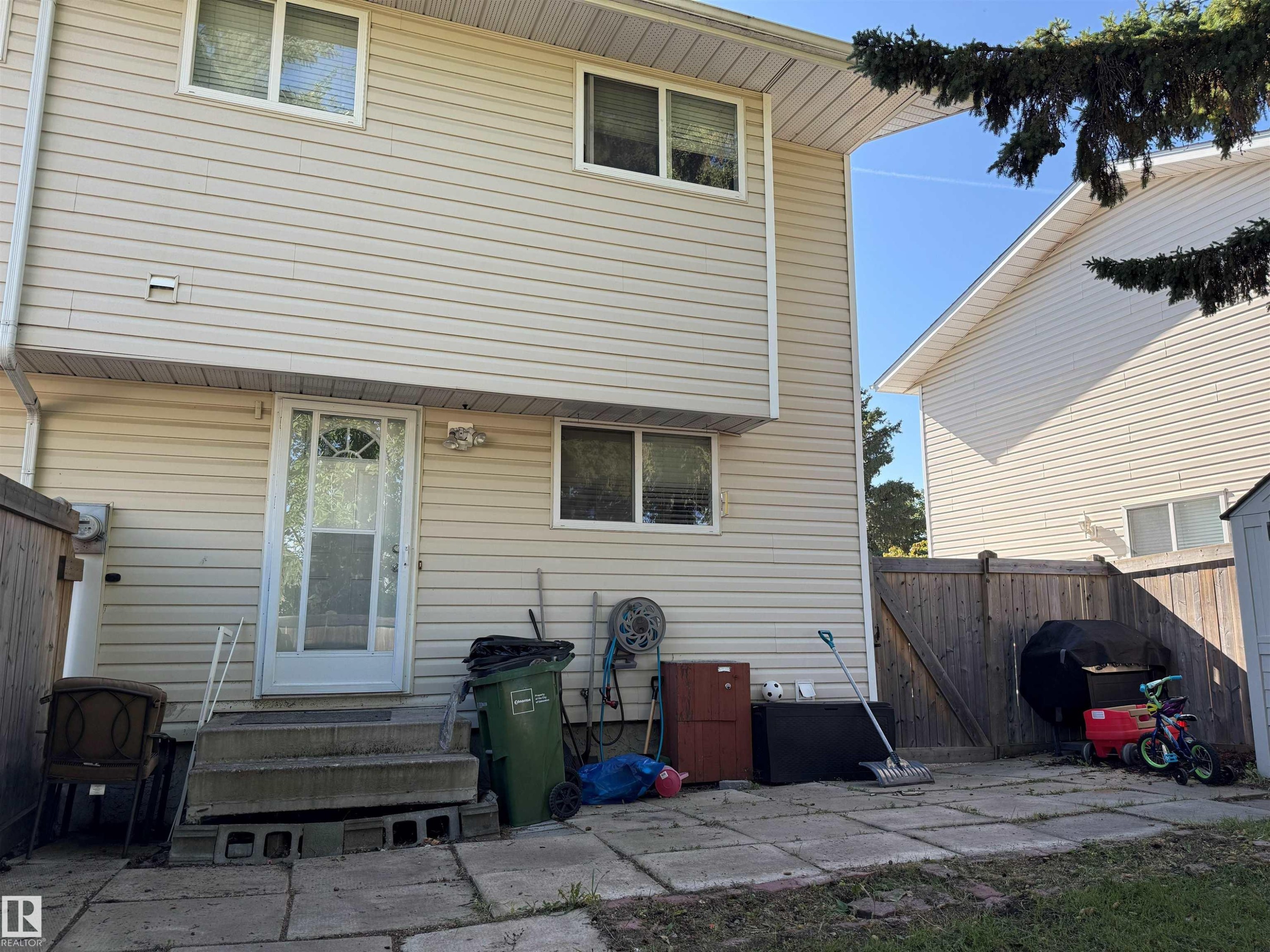 18207 74 Avenue Nw, Edmonton, AB