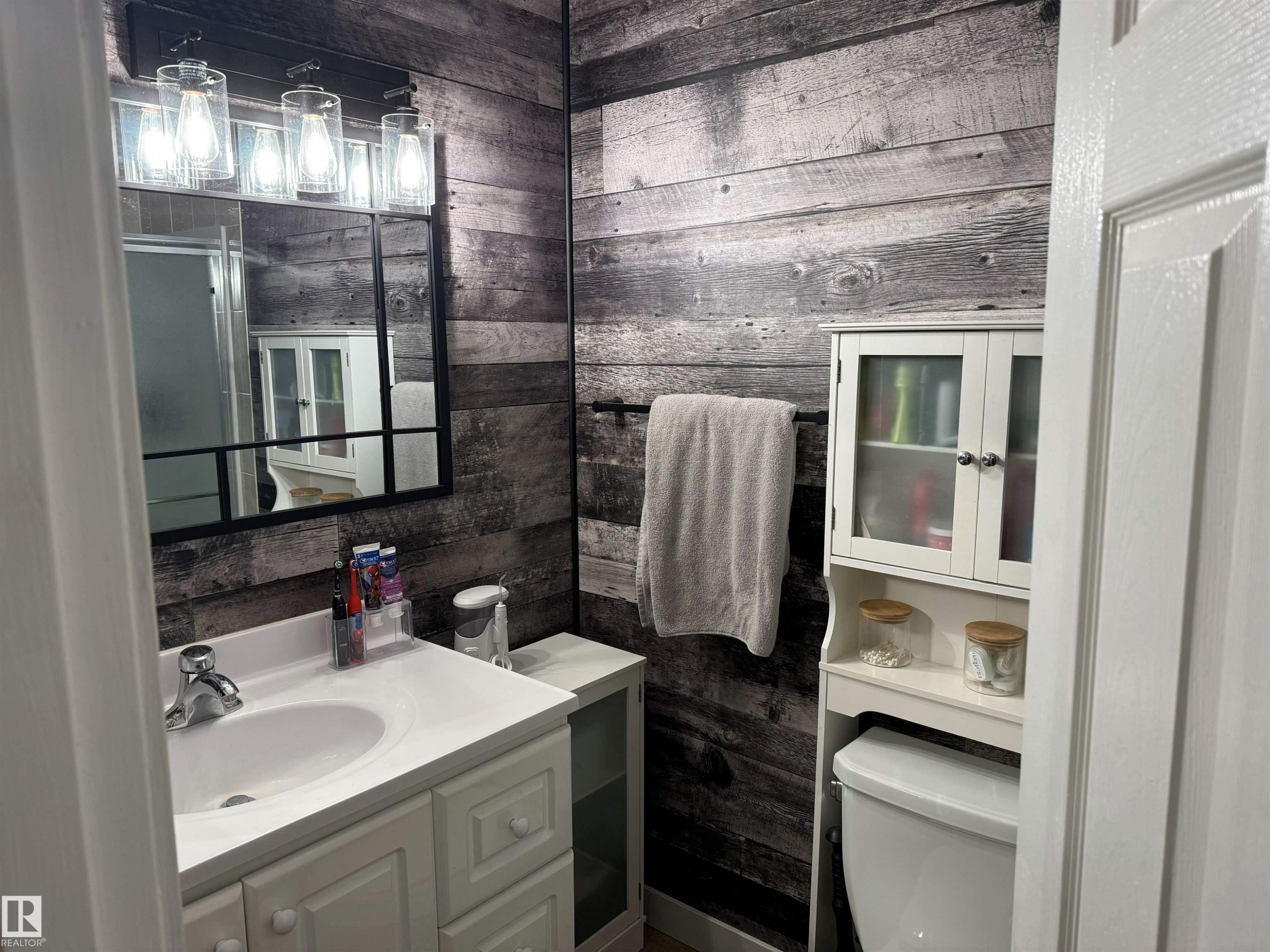 18207 74 Avenue Nw, Edmonton, AB