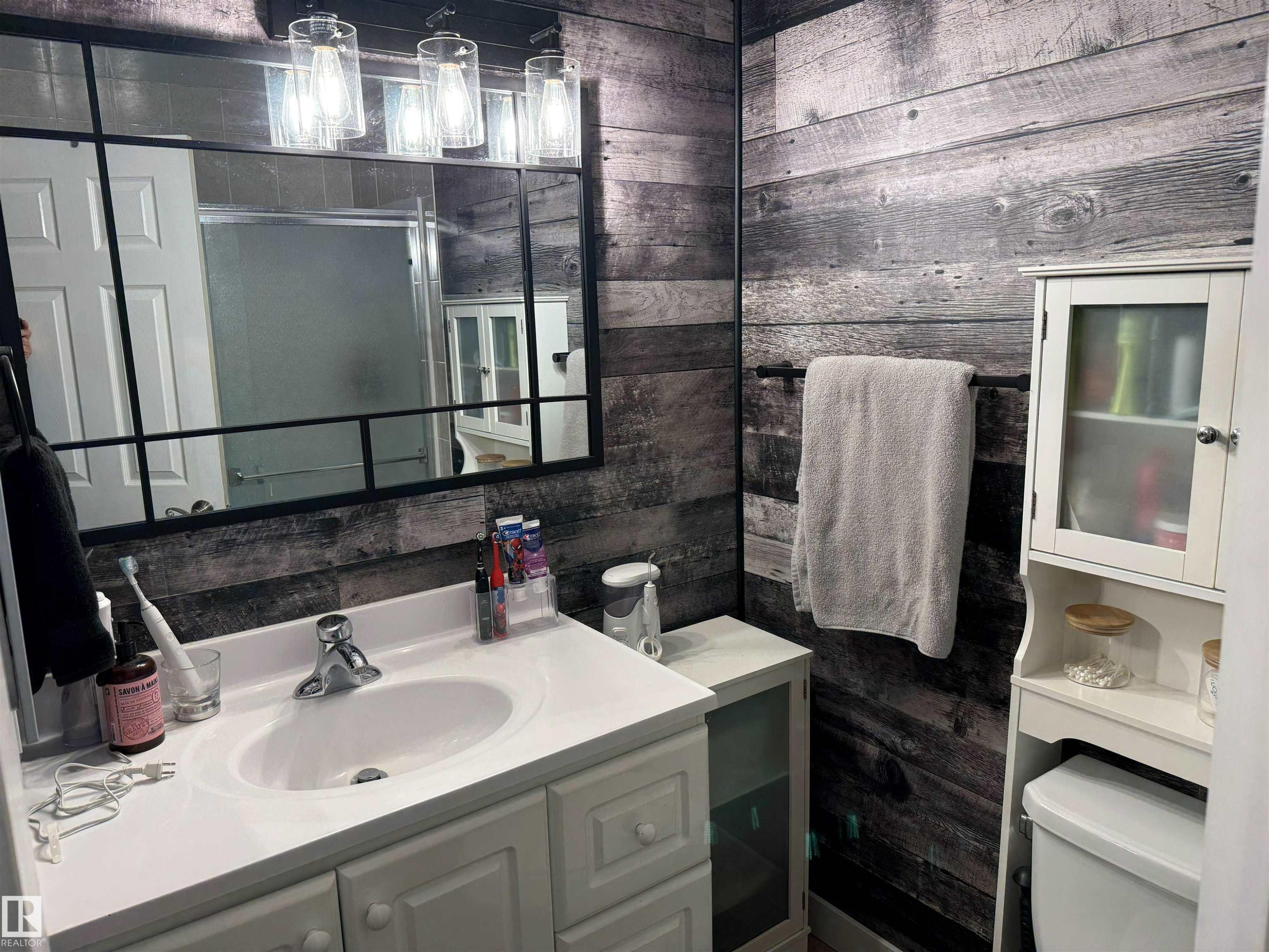 18207 74 Avenue Nw, Edmonton, AB