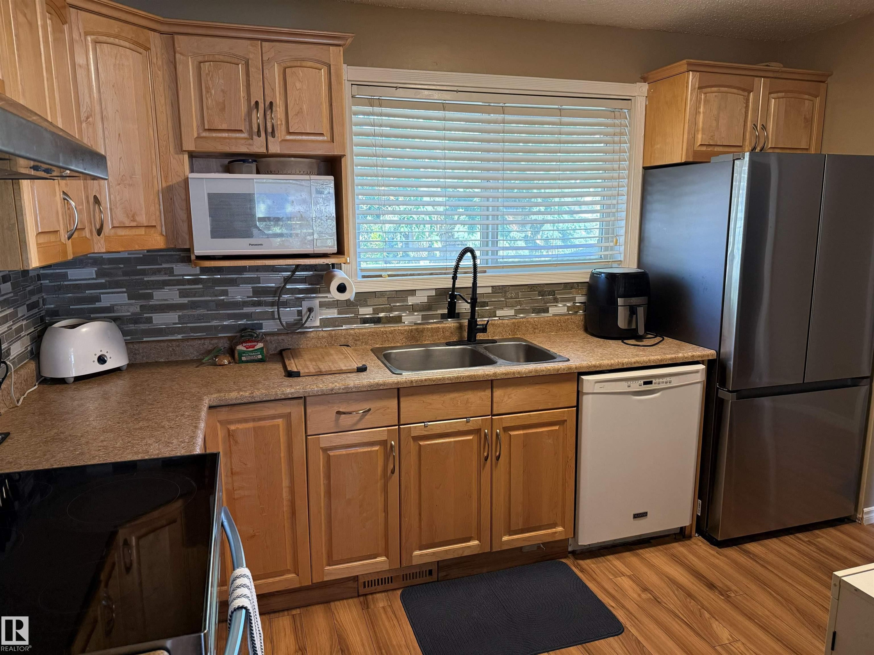 18207 74 Avenue Nw, Edmonton, AB