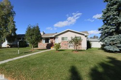 3 DORCHESTER Road  Spruce Grove, AB T7X 2B2