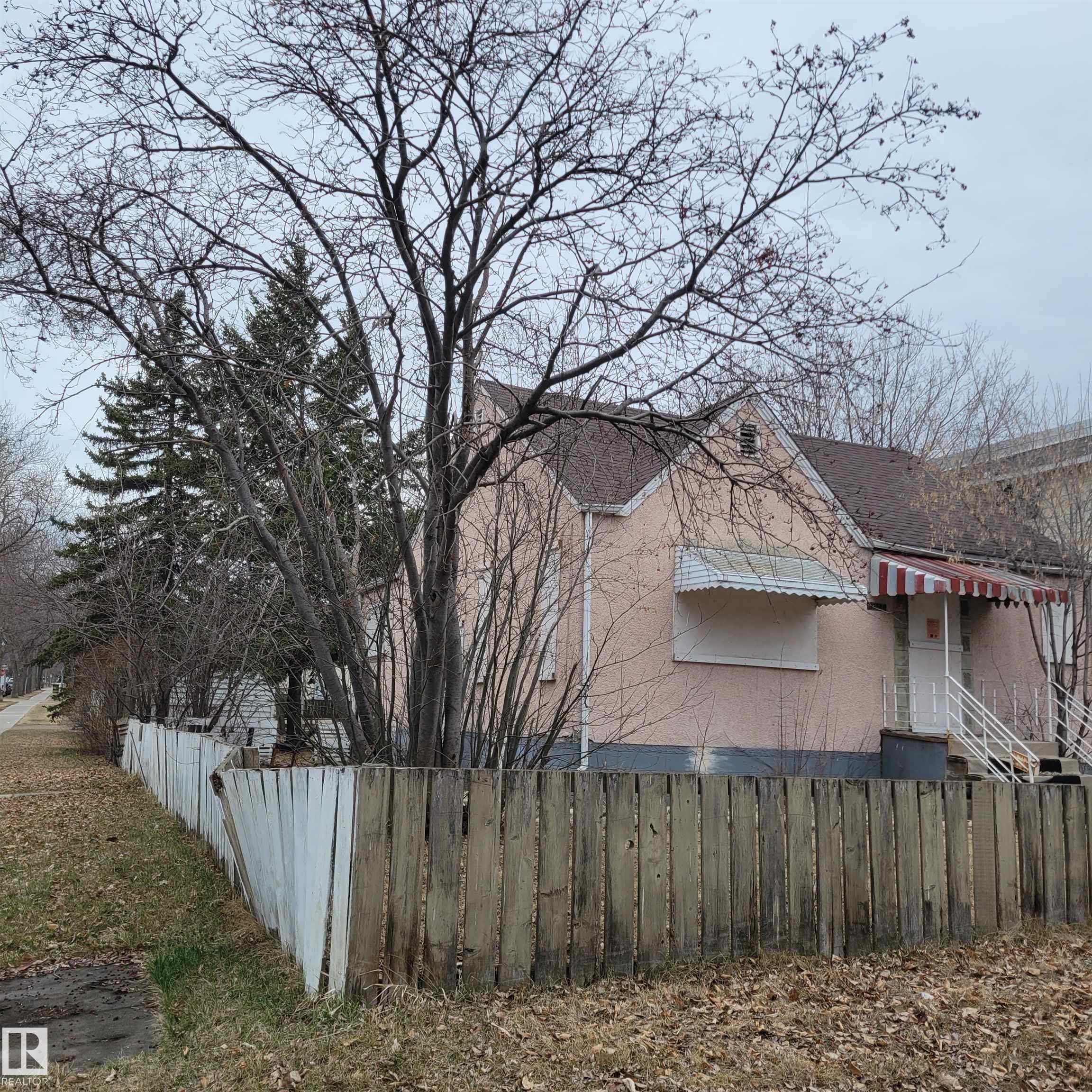 10802 112 Street Nw, Edmonton, AB