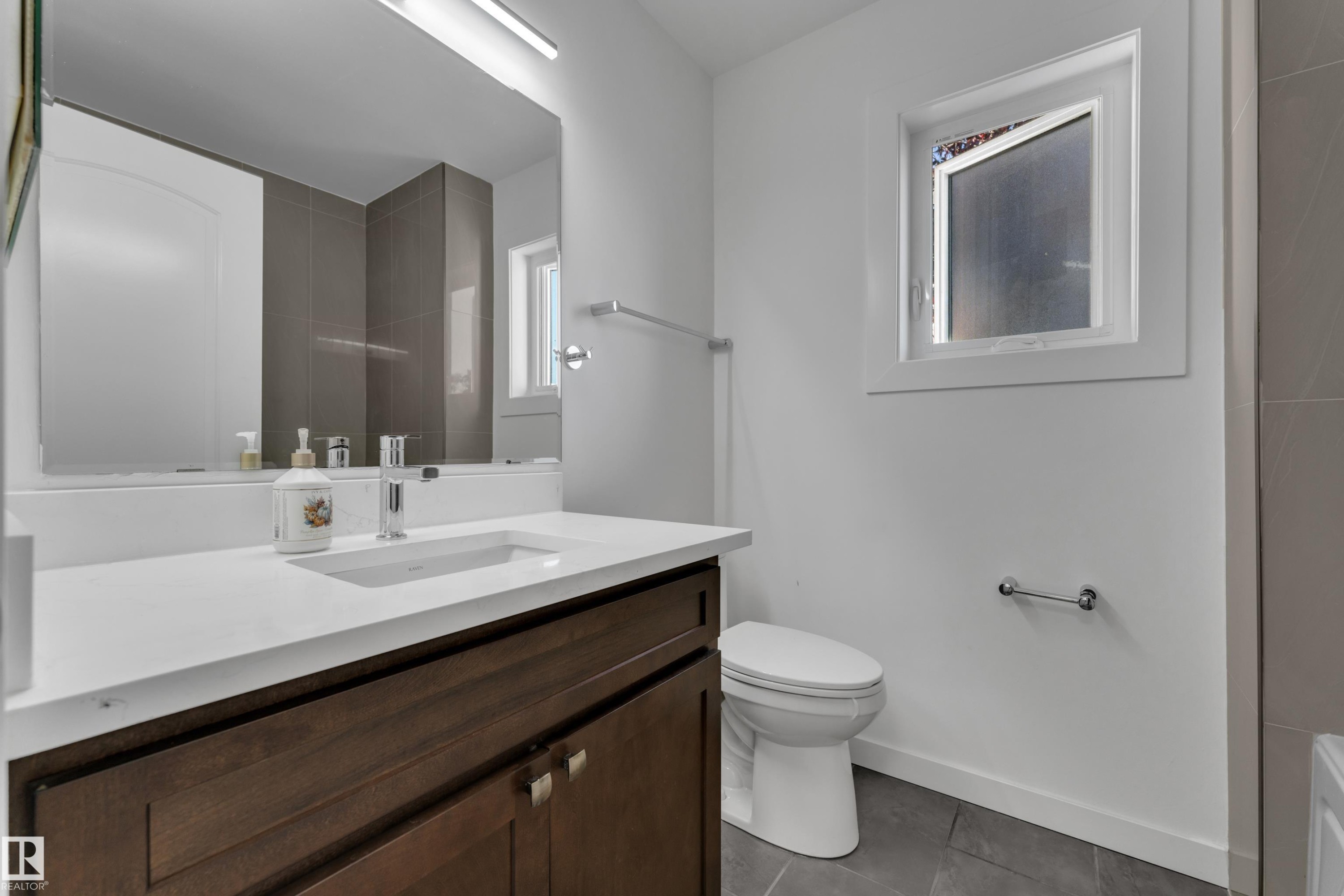 10018 173 Avenue Nw, Edmonton, AB