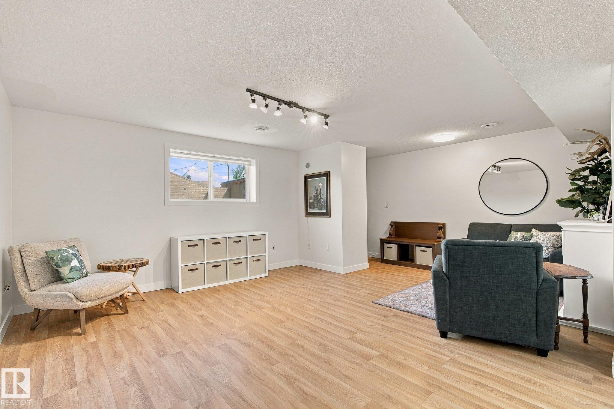 1908 36 Avenue Nw, Edmonton, AB