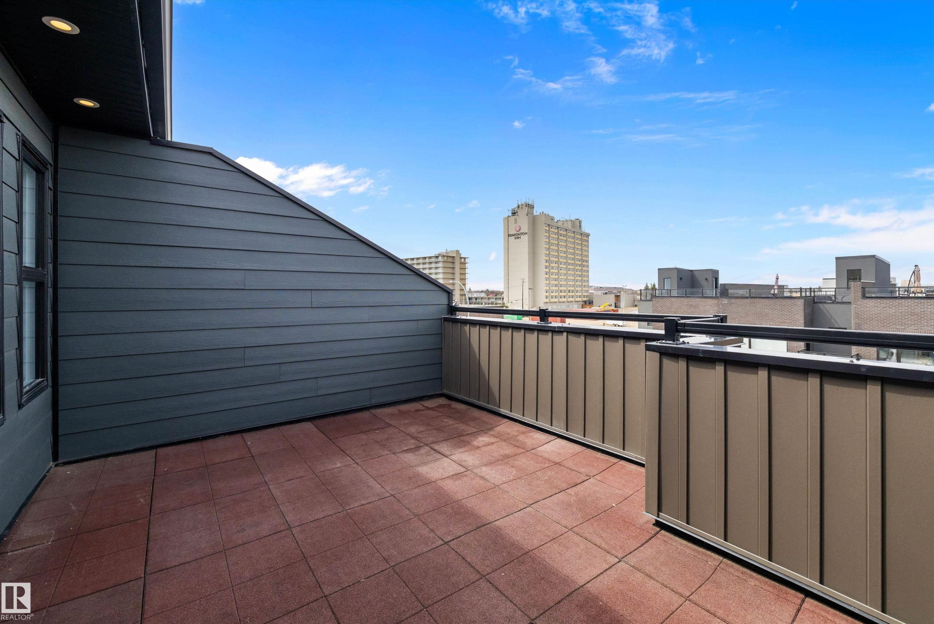 7817 Yorke Road Nw, Edmonton, AB