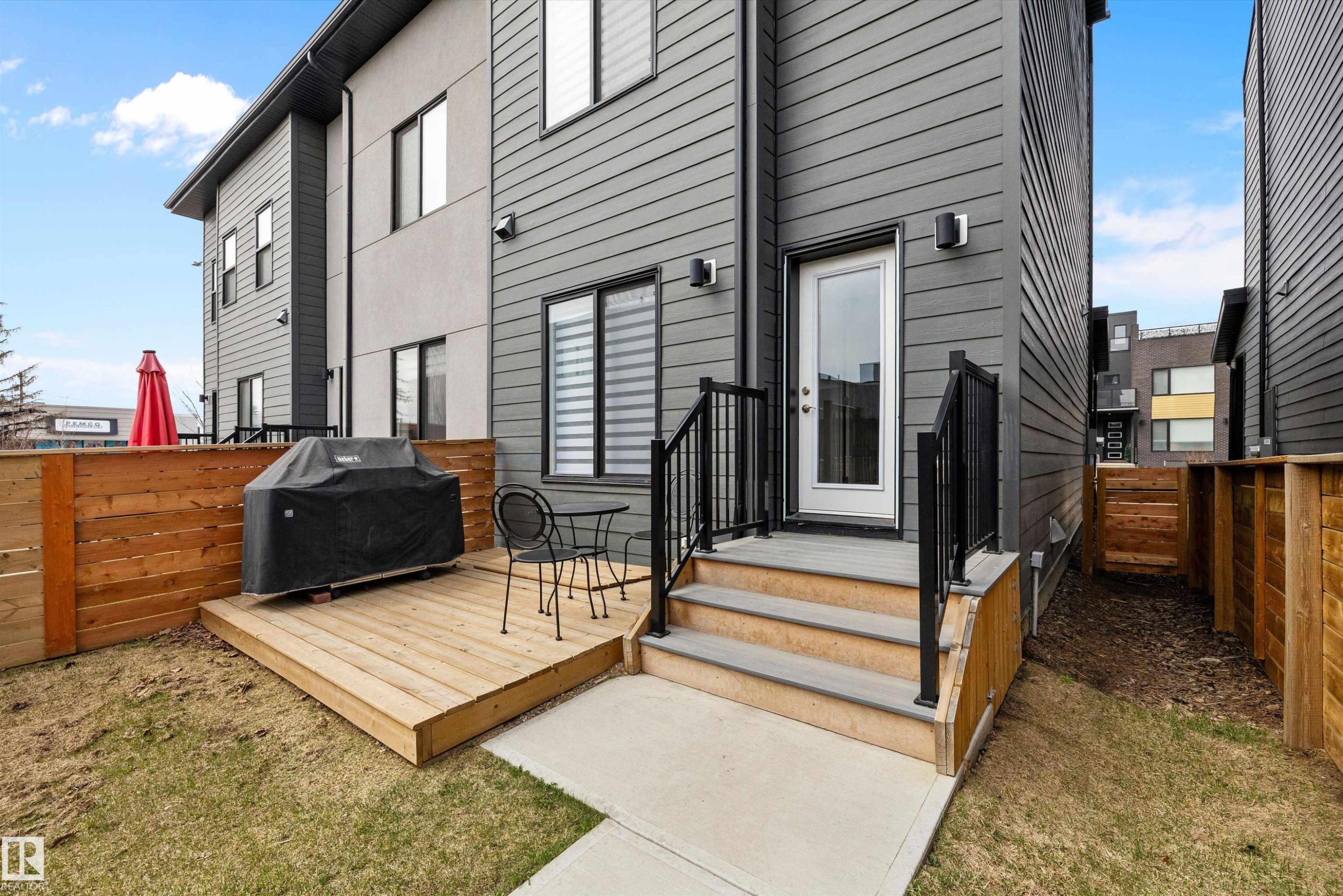 7817 Yorke Road Nw, Edmonton, AB