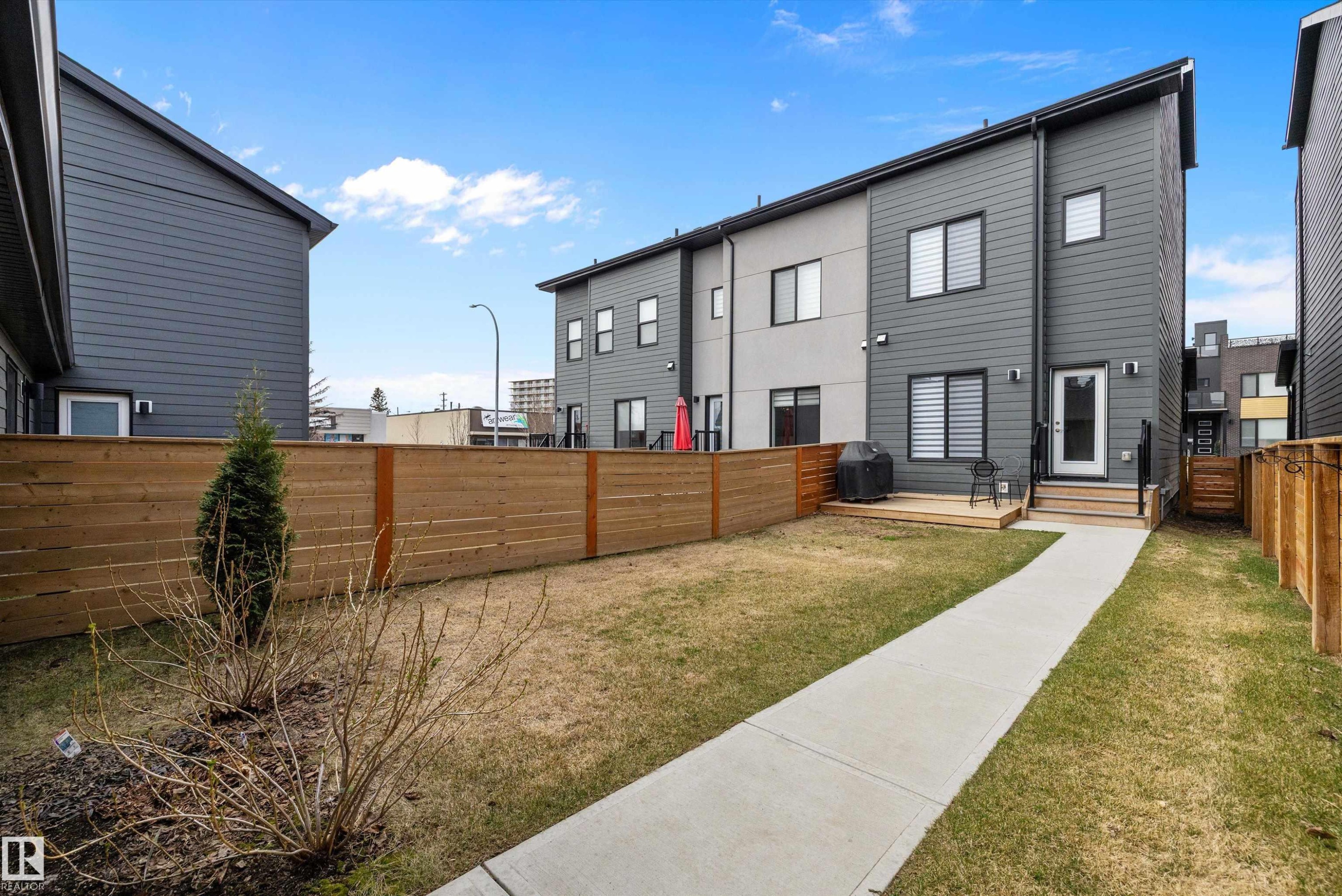 7817 Yorke Road Nw, Edmonton, AB