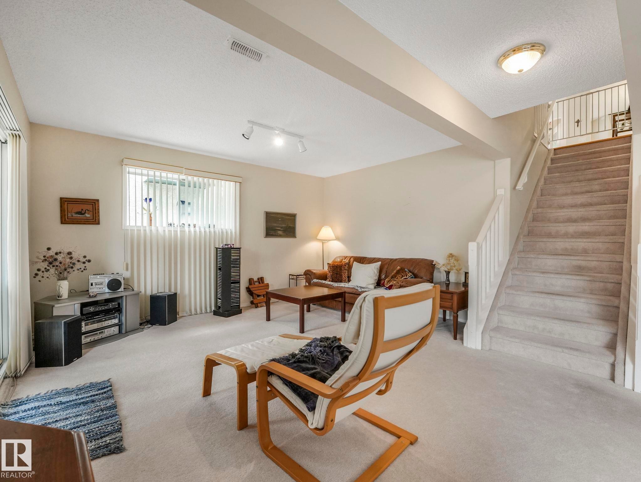 122 Haddow Close Nw, Edmonton, AB
