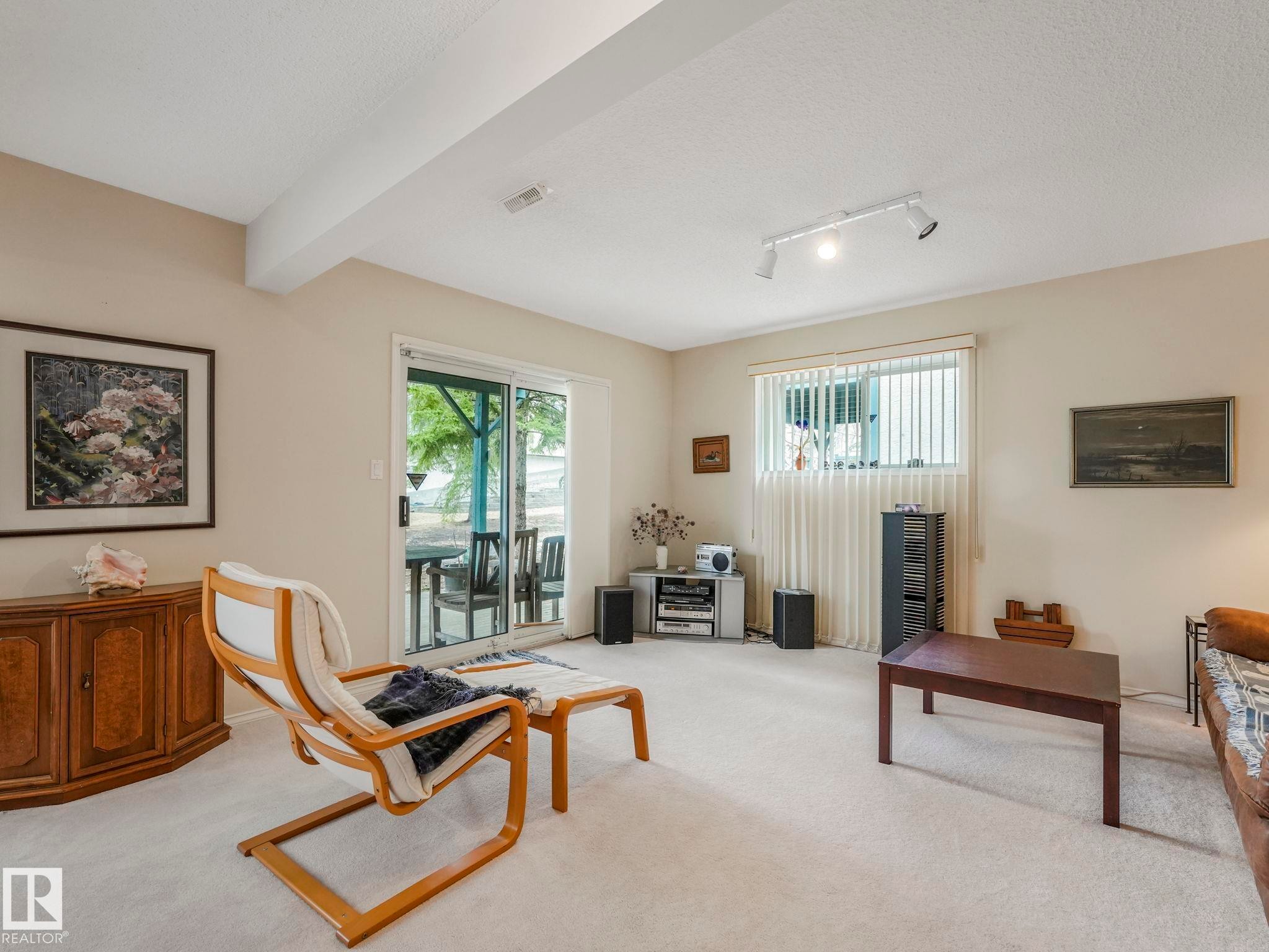 122 Haddow Close Nw, Edmonton, AB