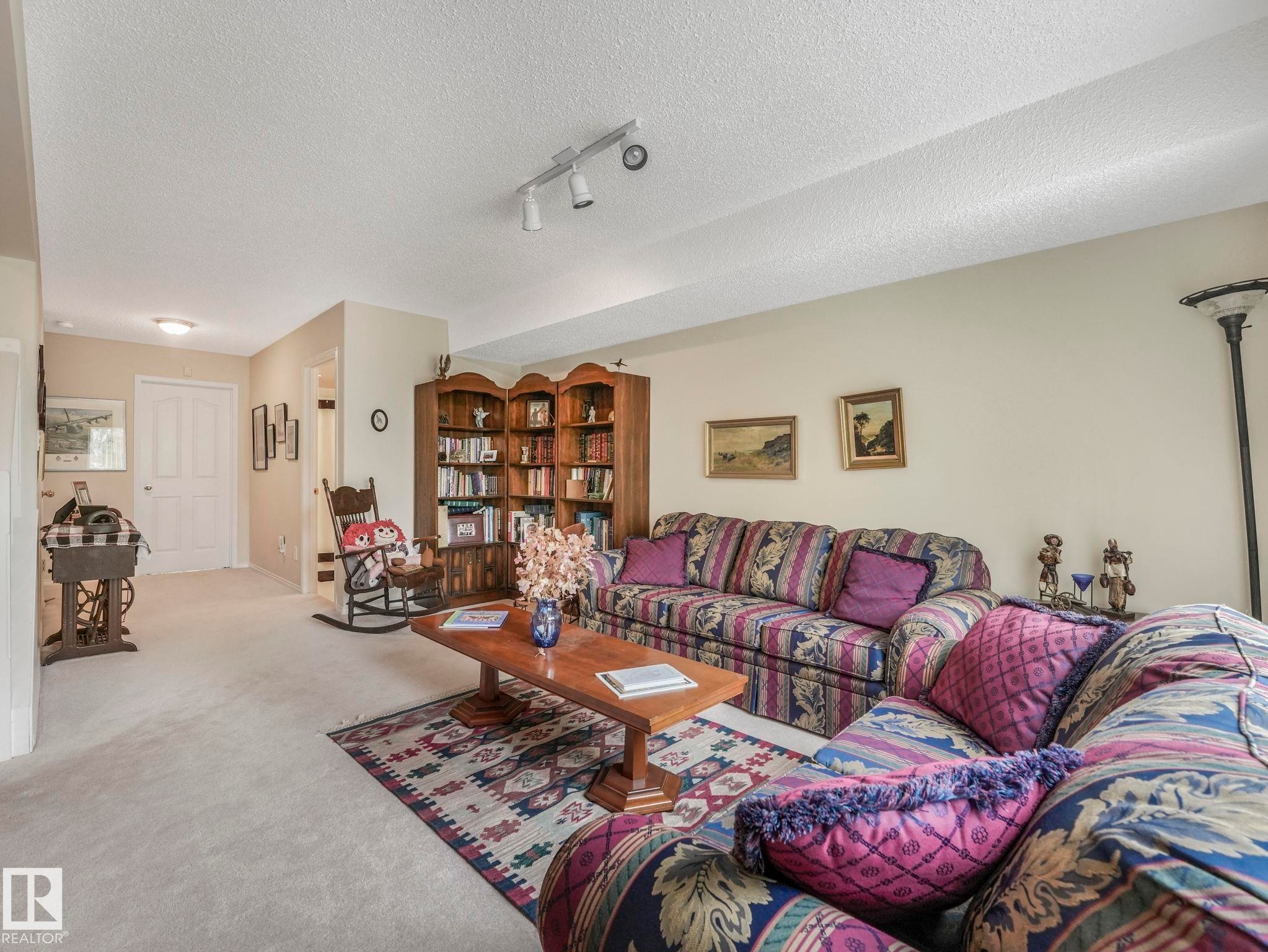 122 Haddow Close Nw, Edmonton, AB