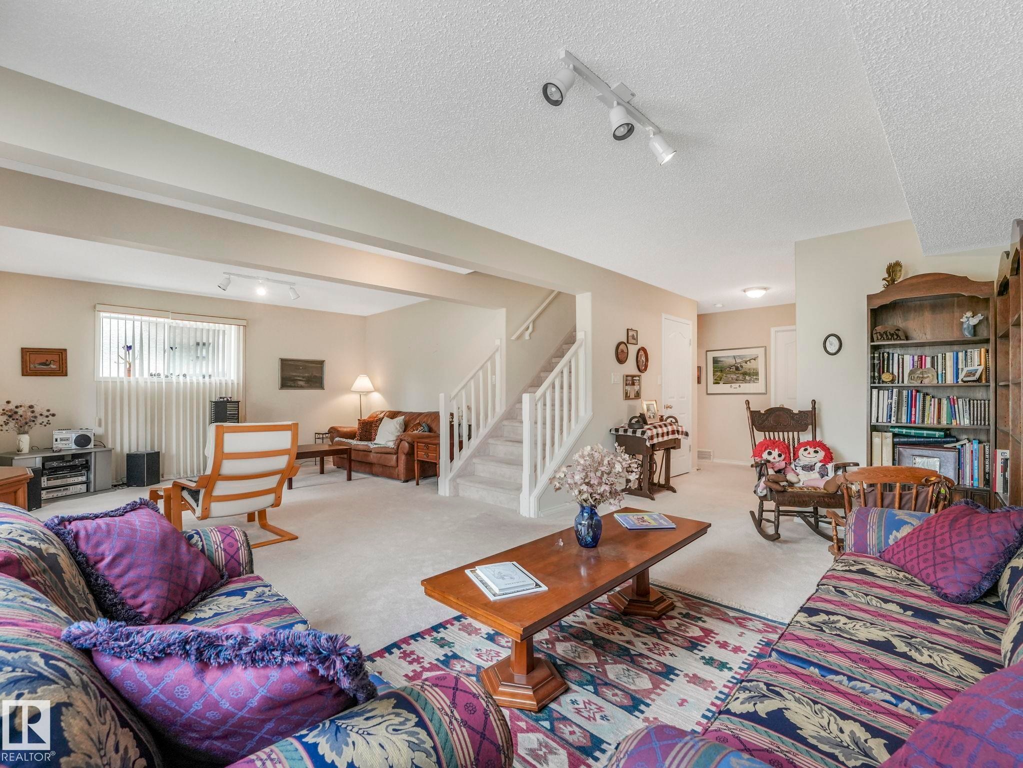 122 Haddow Close Nw, Edmonton, AB