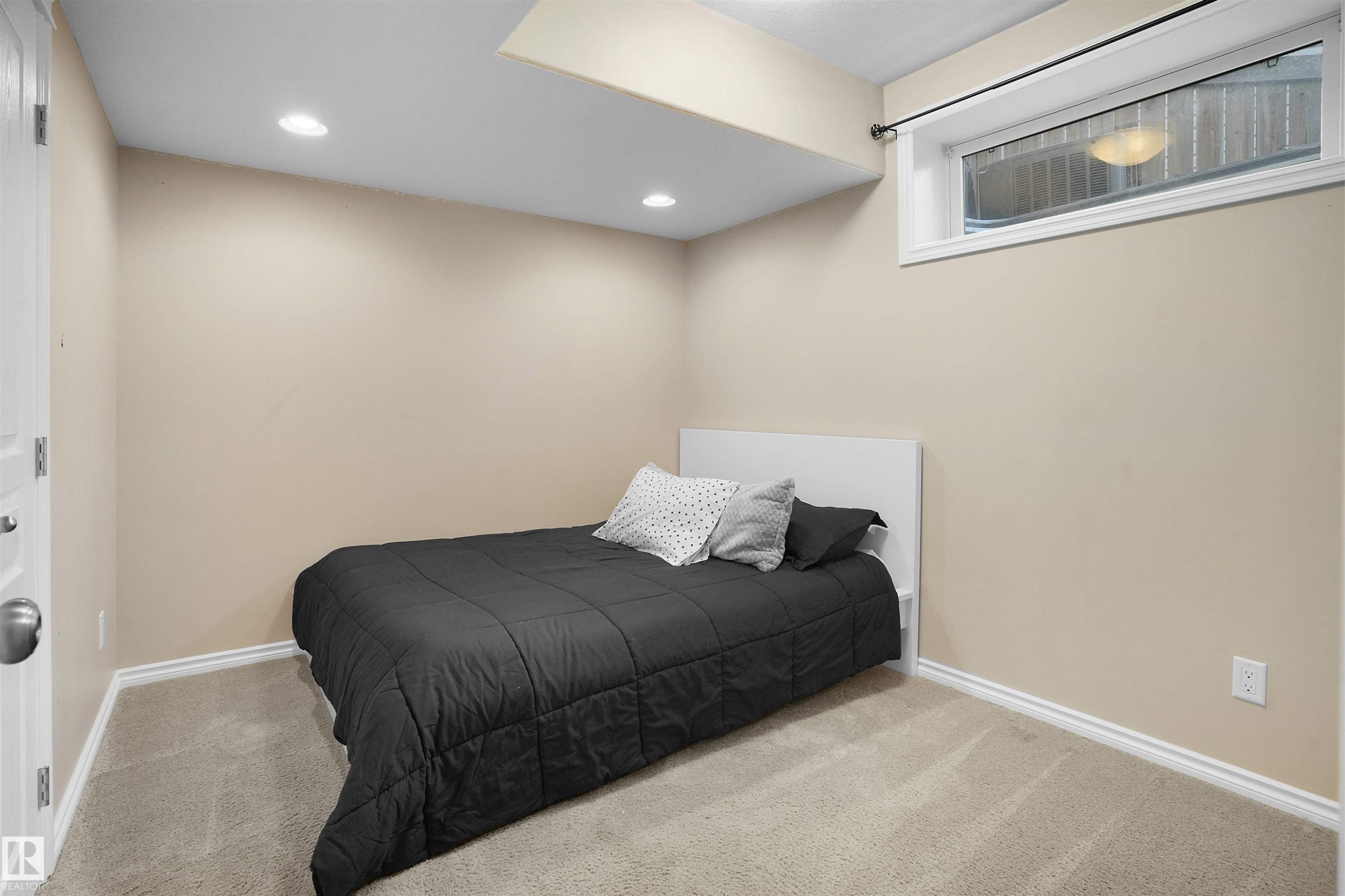 20705 56A Avenue Nw, Edmonton, AB