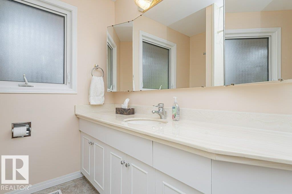 3543 106A Street Nw, Edmonton, AB