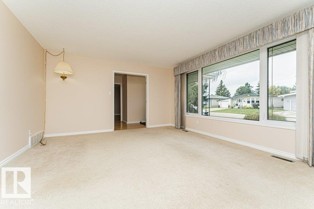 3543 106A Street Nw, Edmonton, AB