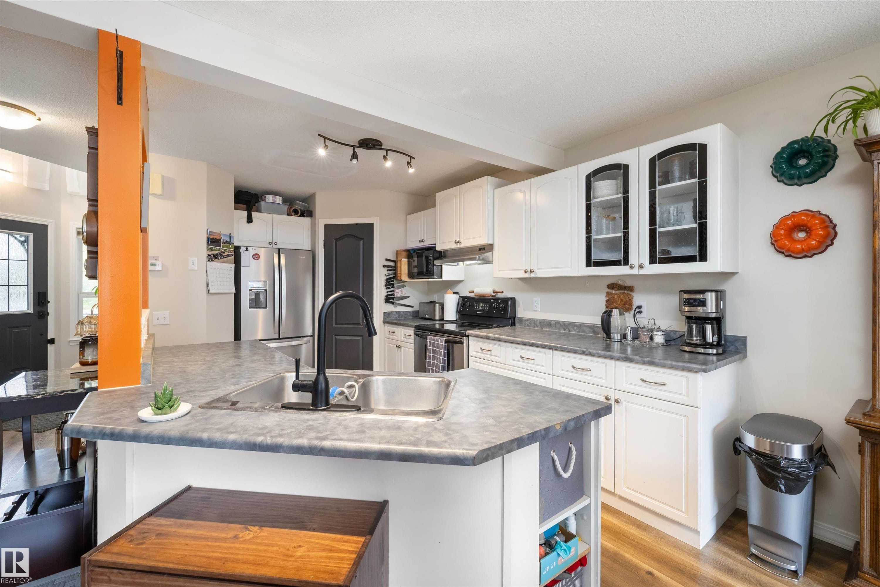 81 Michigan Street, Devon, AB