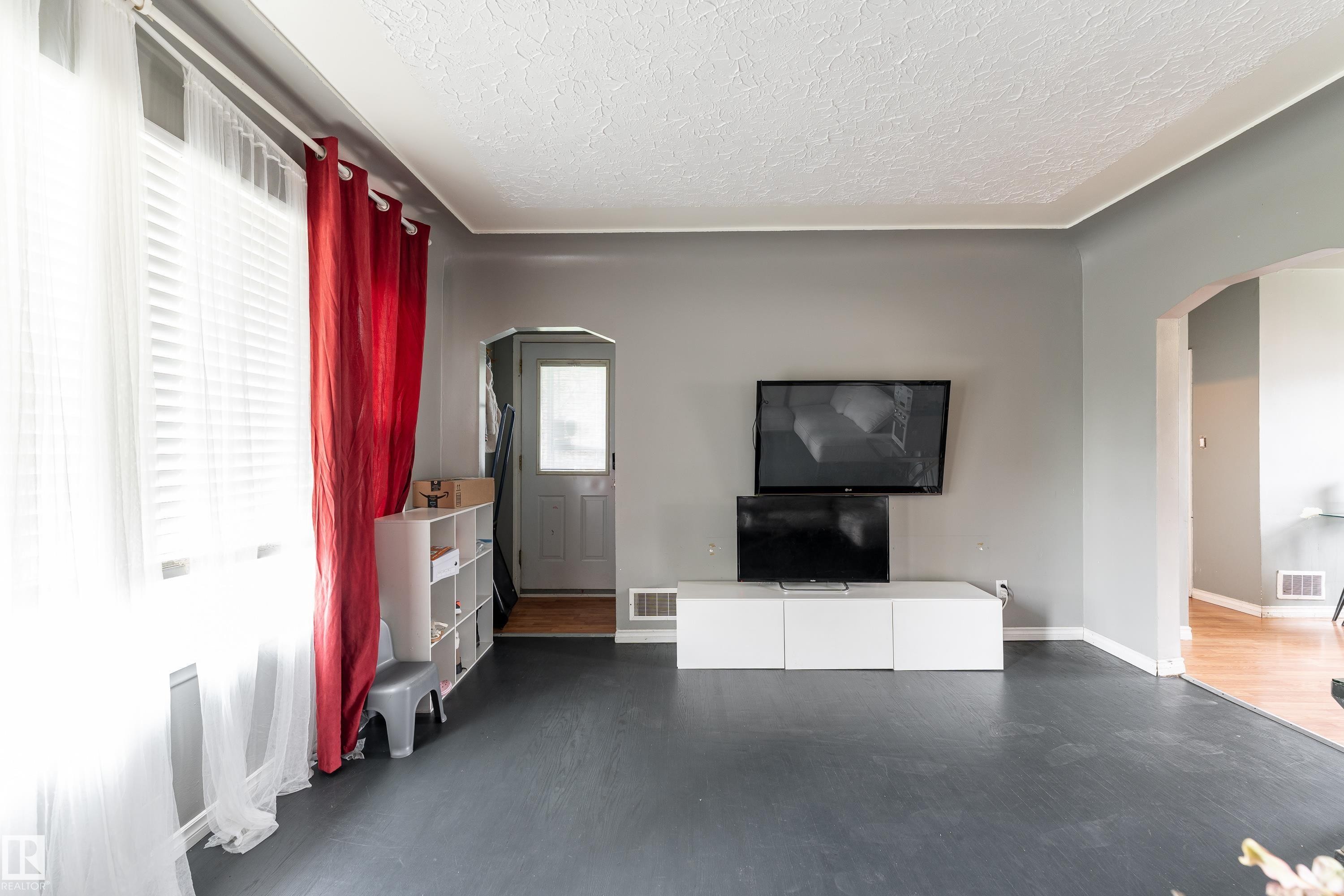 11205 95 Street Nw, Edmonton, AB