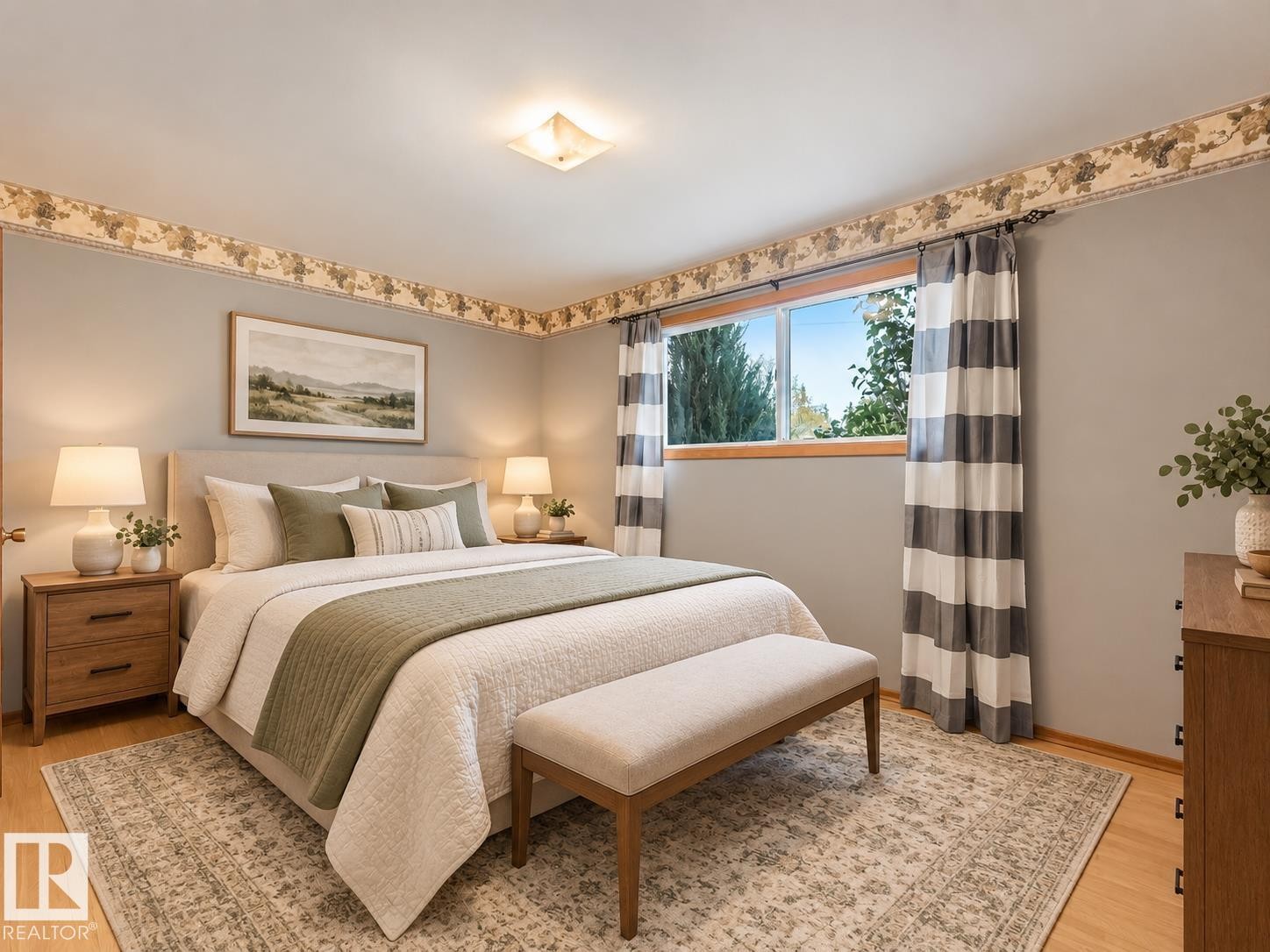 Hardwood-finish flooring, recessed window, and overhead lighting - 5904 94 Avenue Nw, Edmonton, AB