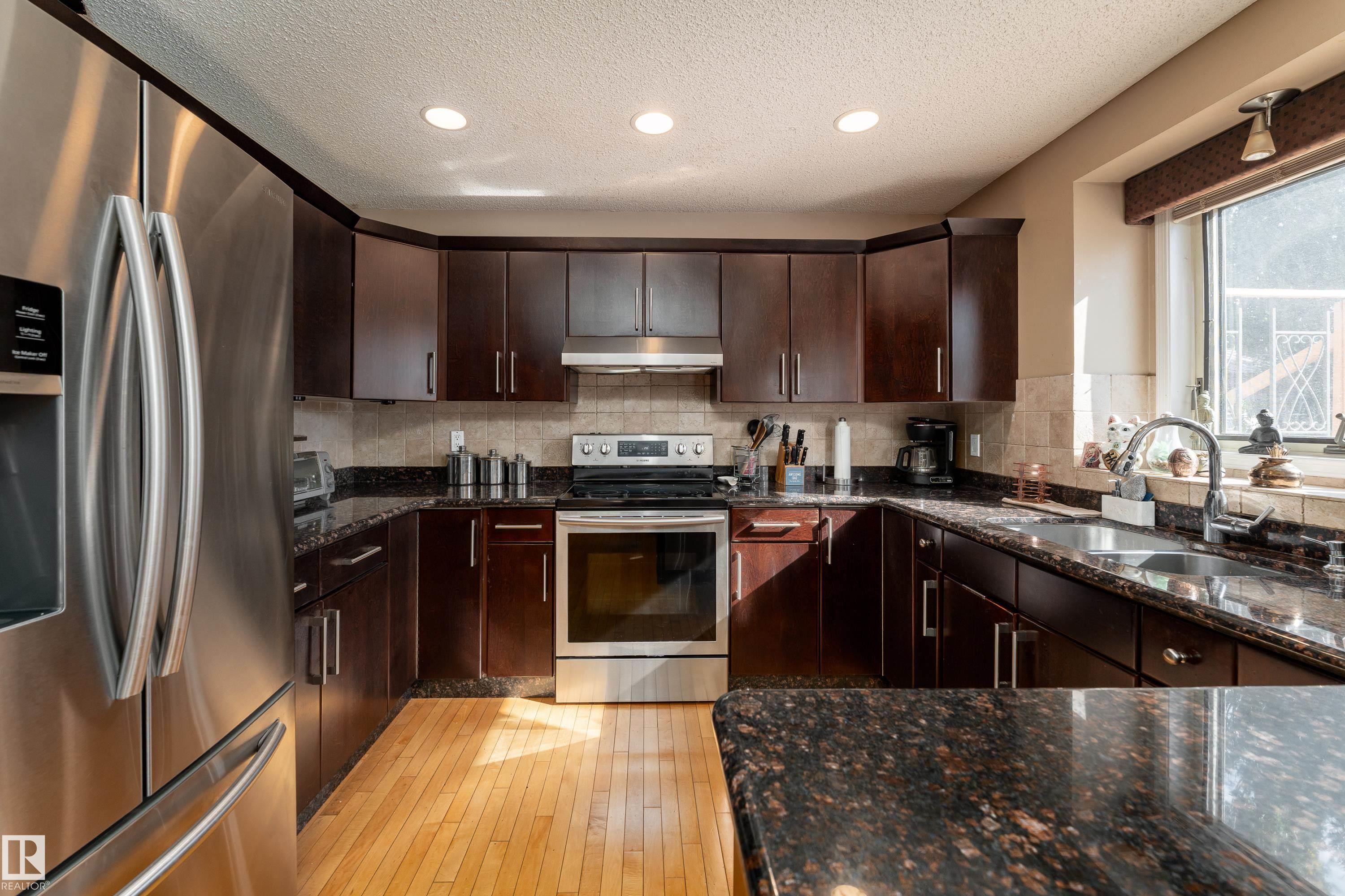 18919 91 Avenue Nw, Edmonton, AB