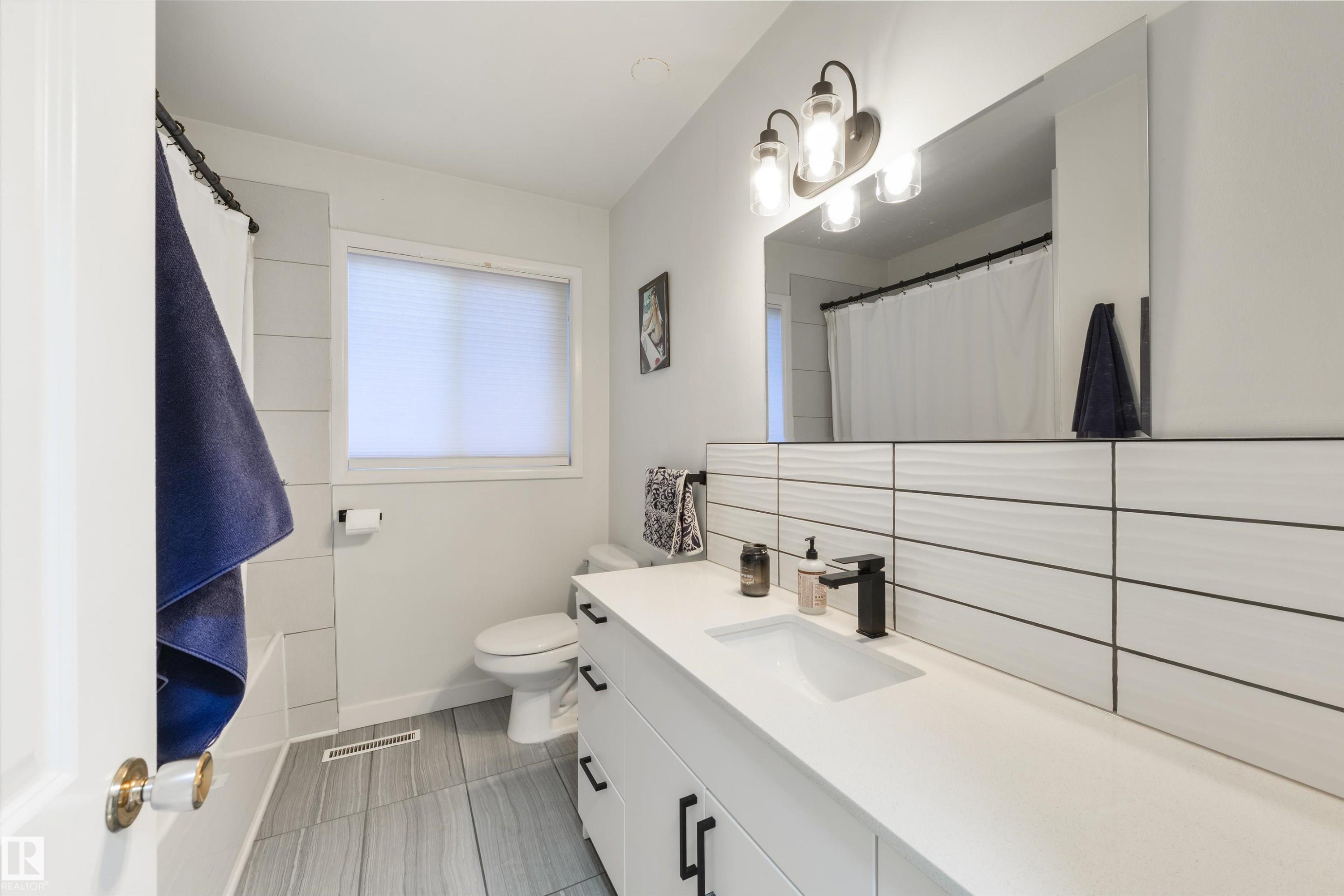 24 Valleyview Crescent Nw, Edmonton, AB
