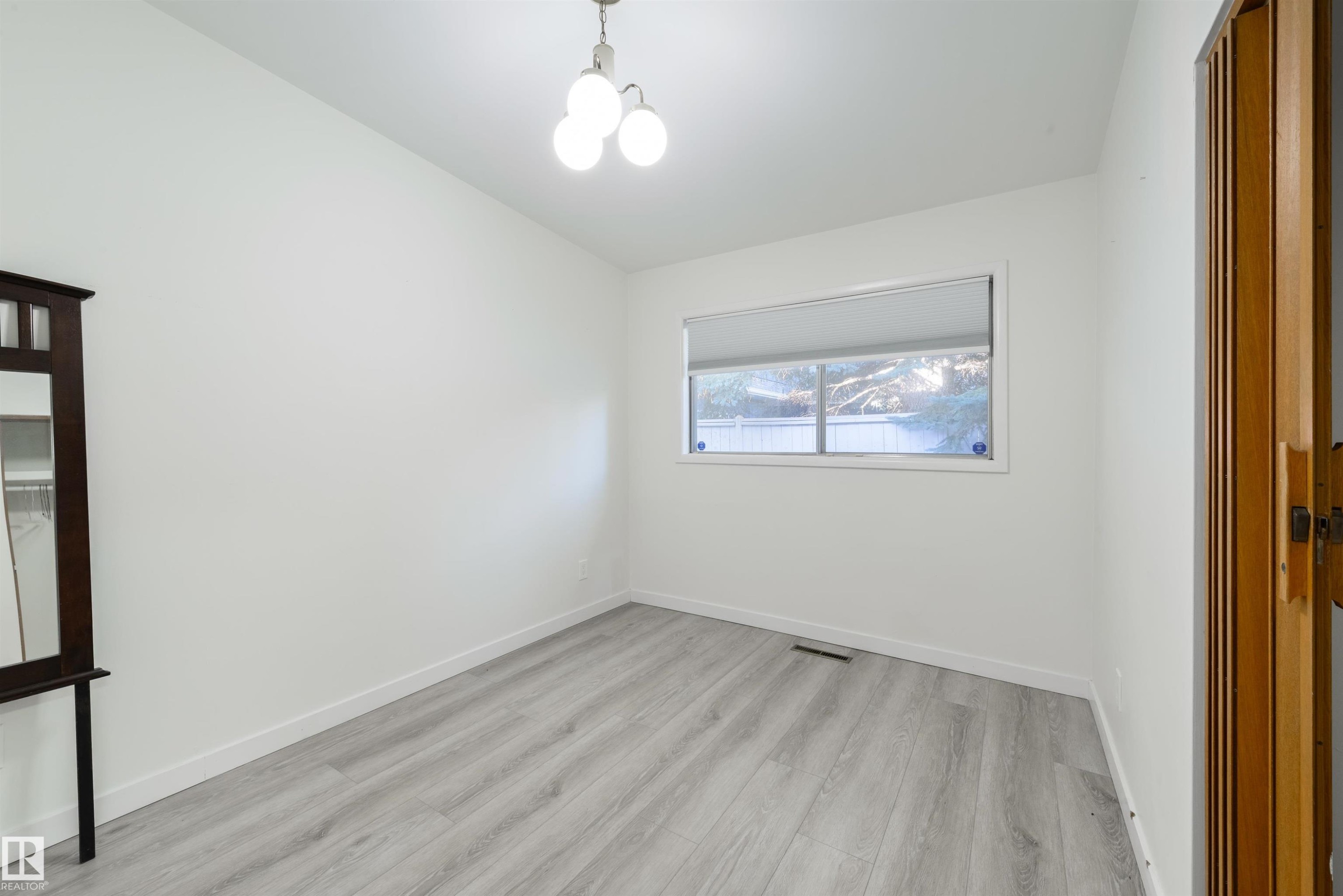 24 Valleyview Crescent Nw, Edmonton, AB