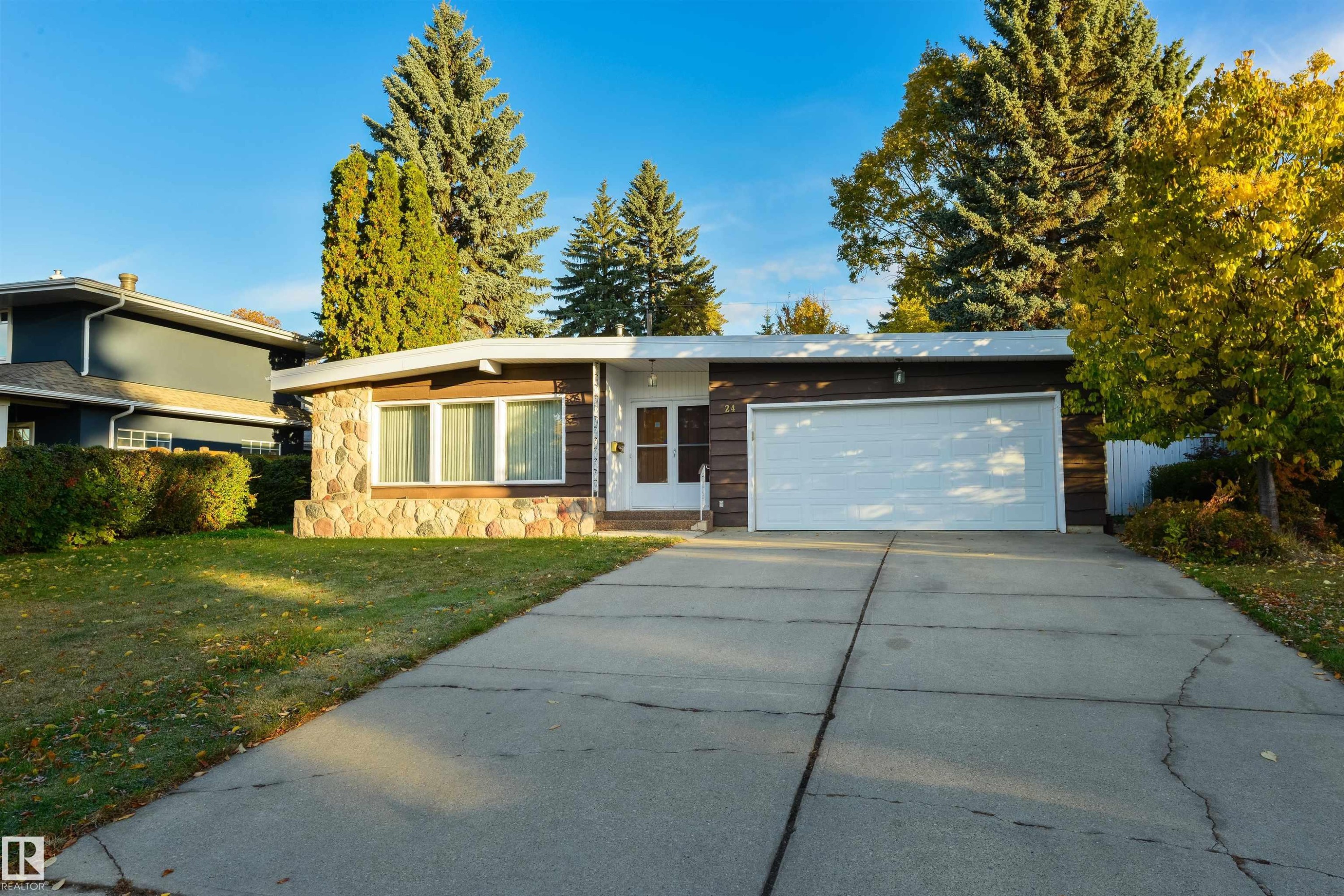 24 Valleyview Crescent Nw, Edmonton, AB