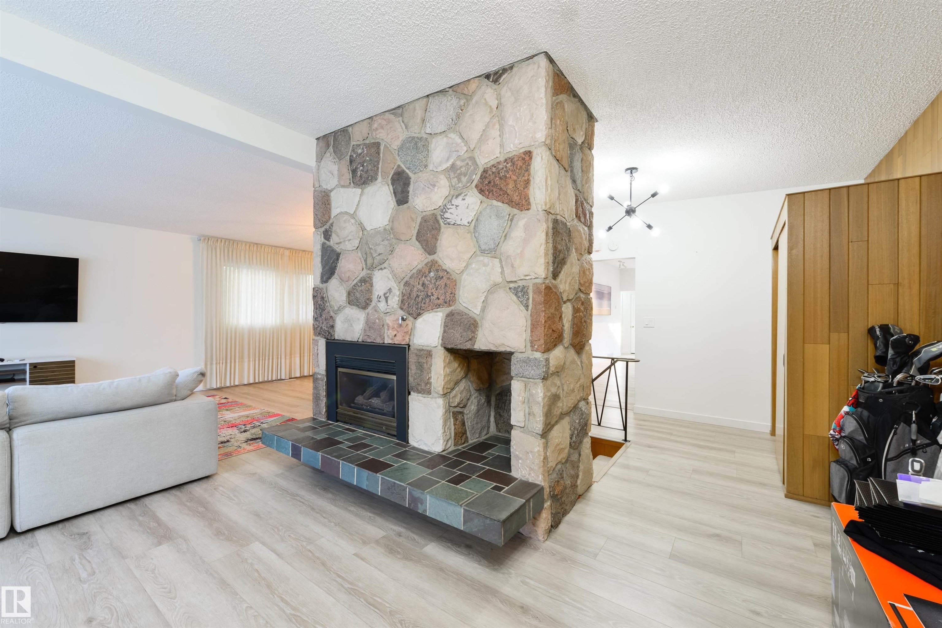 24 Valleyview Crescent Nw, Edmonton, AB