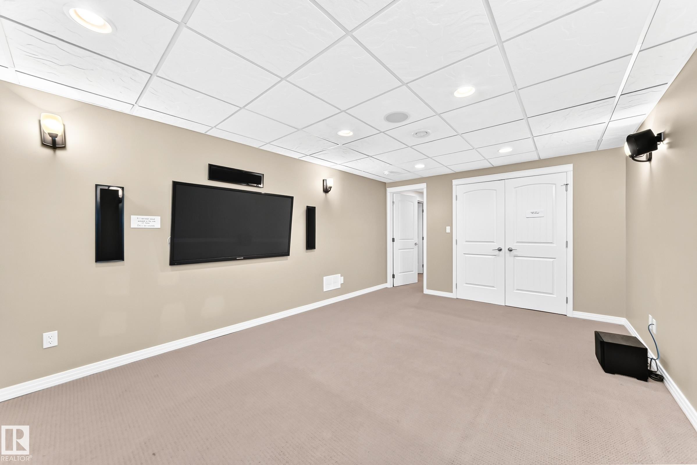 6307 92A Avenue Nw, Edmonton, AB