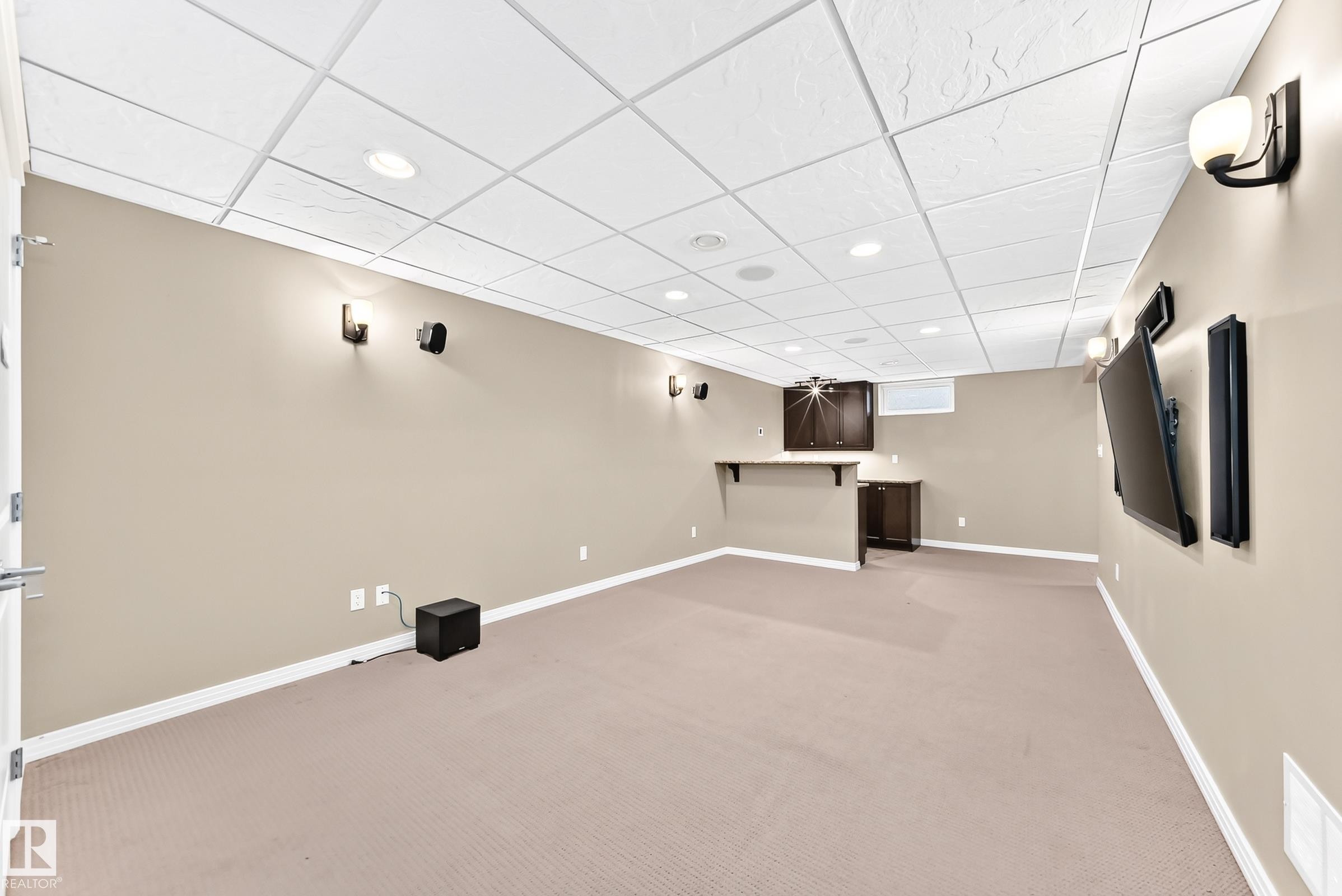 6307 92A Avenue Nw, Edmonton, AB