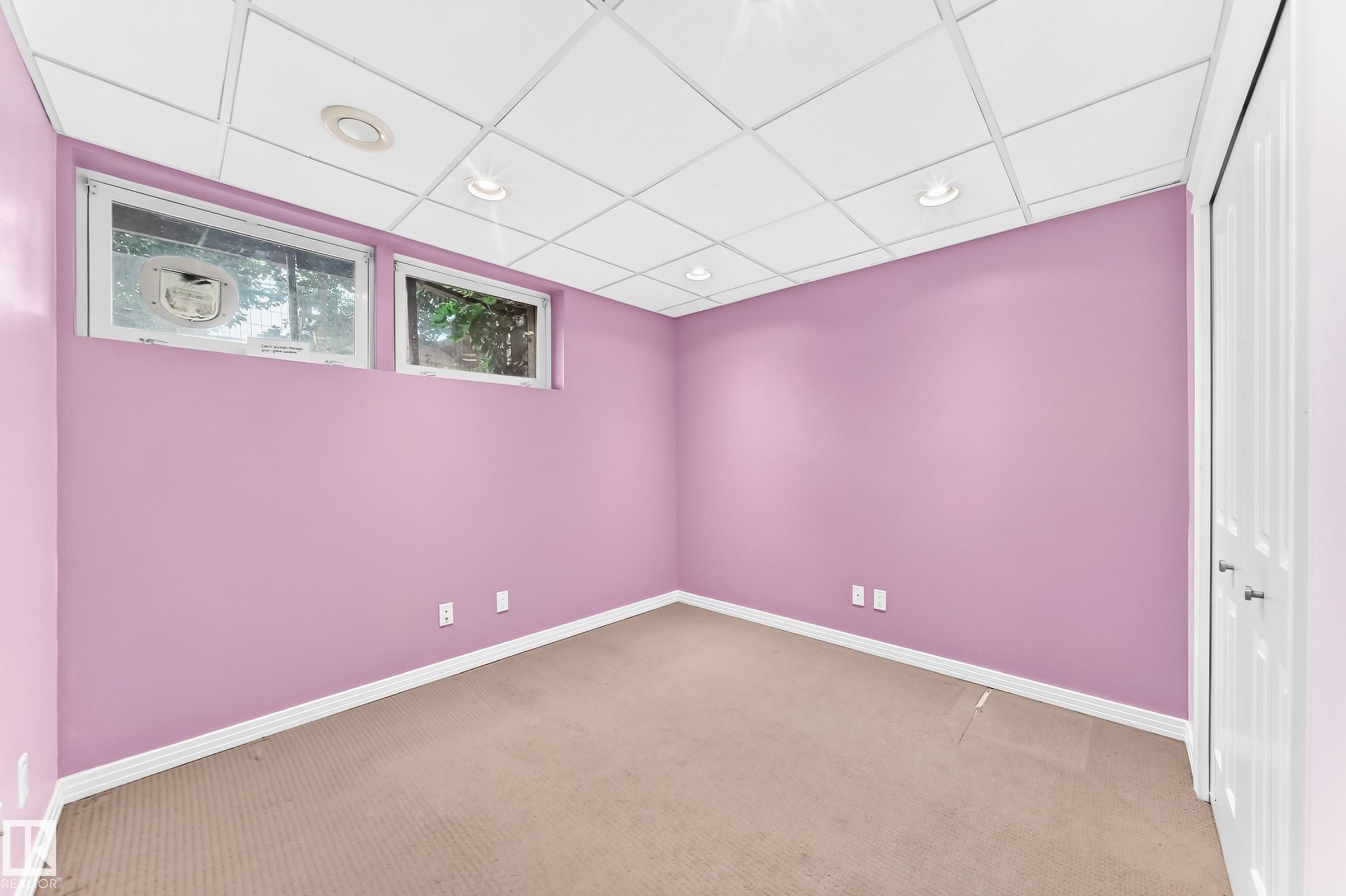 6307 92A Avenue Nw, Edmonton, AB