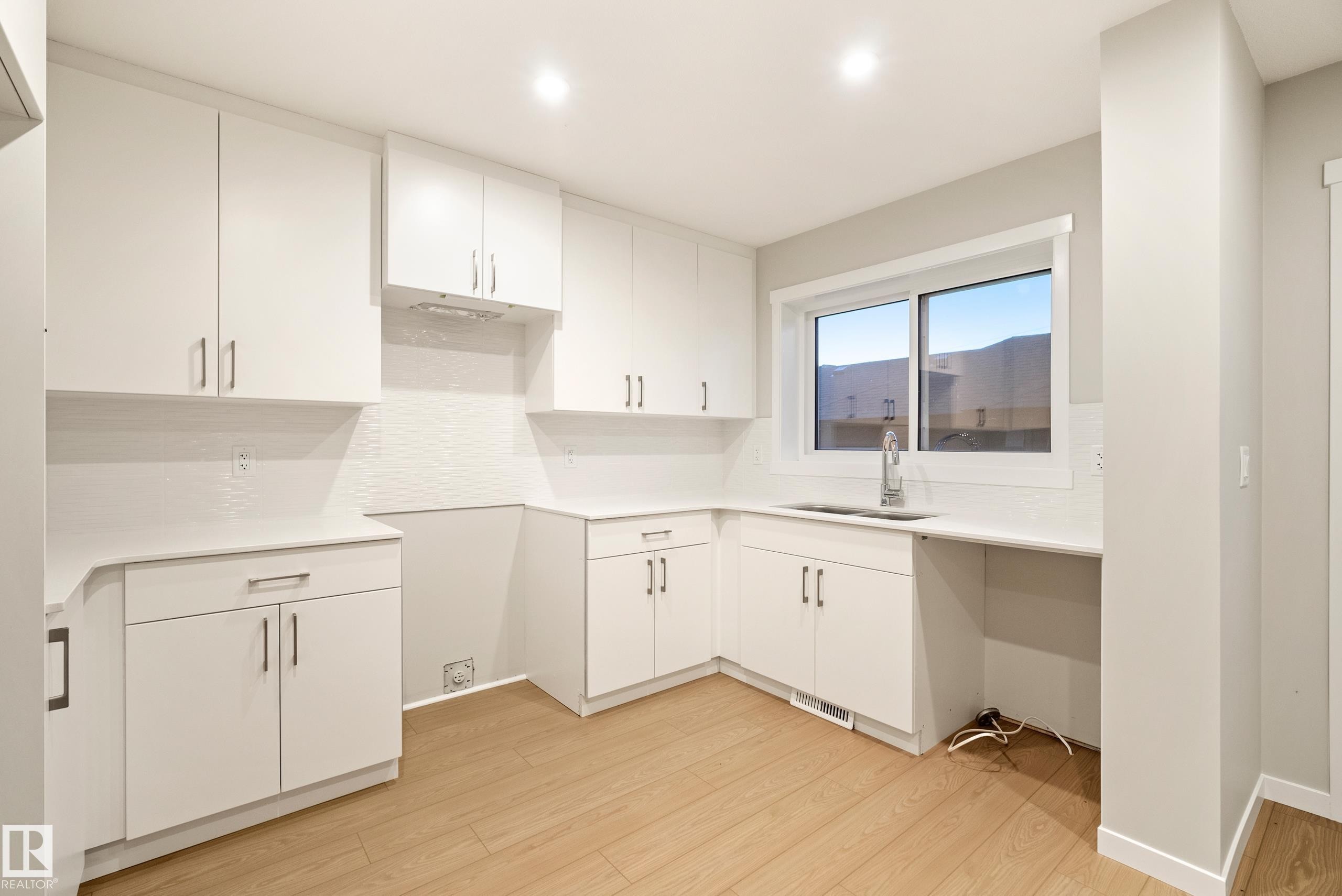 17216 4 Street Nw, Edmonton, AB