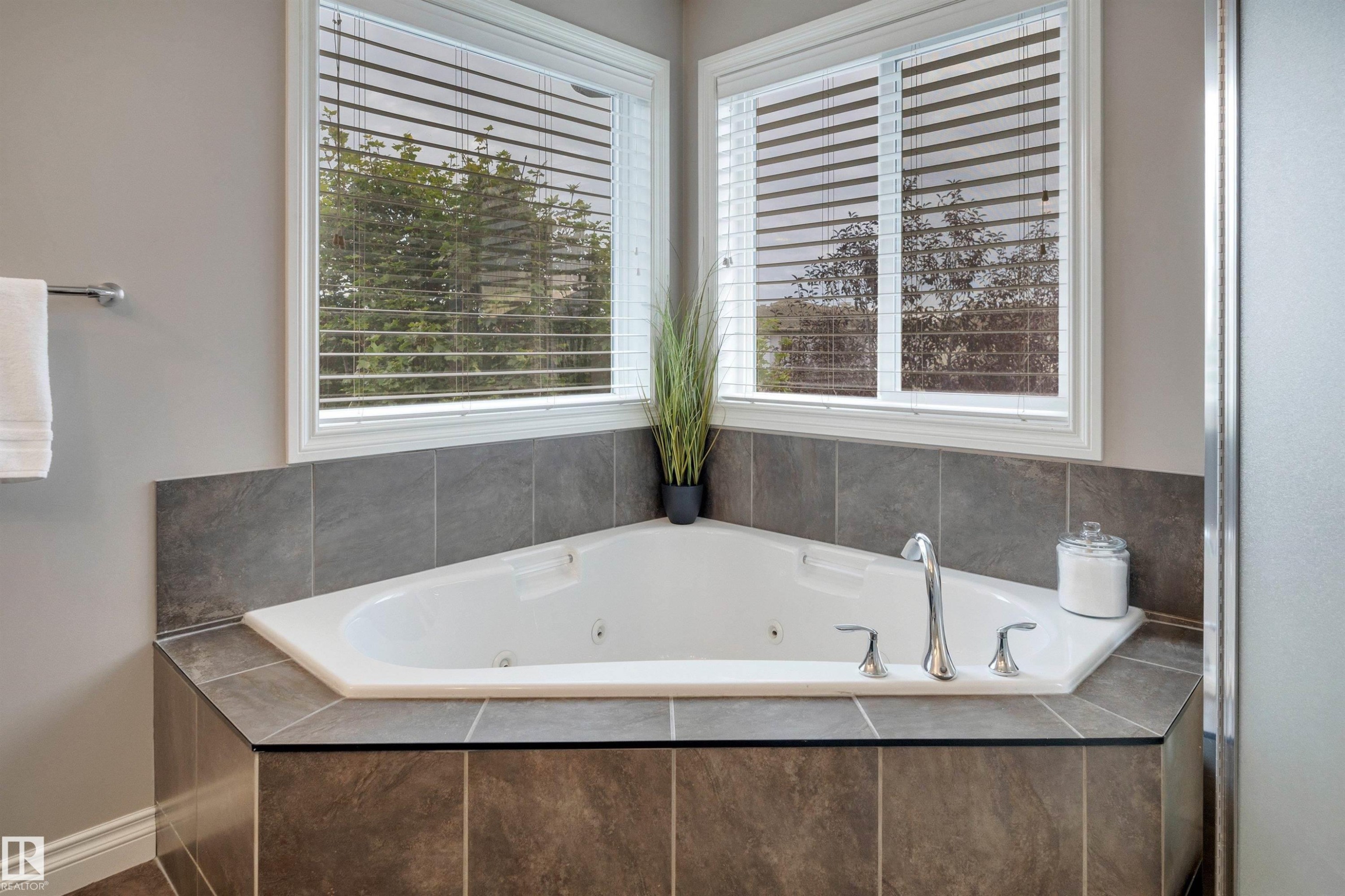 310 Ash Close, Leduc, AB