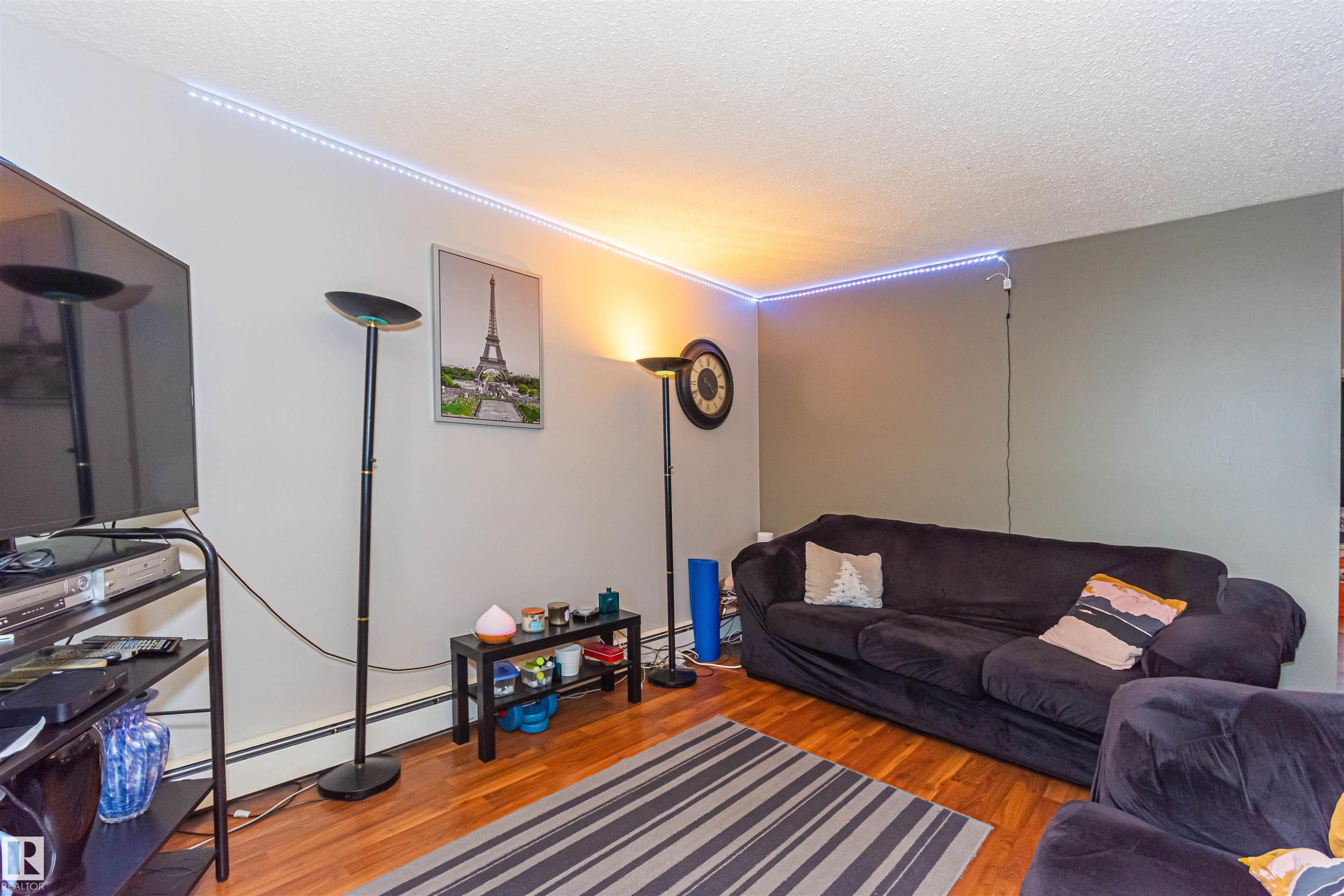 Living room - #6 3819 76 St Nw, Edmonton, AB