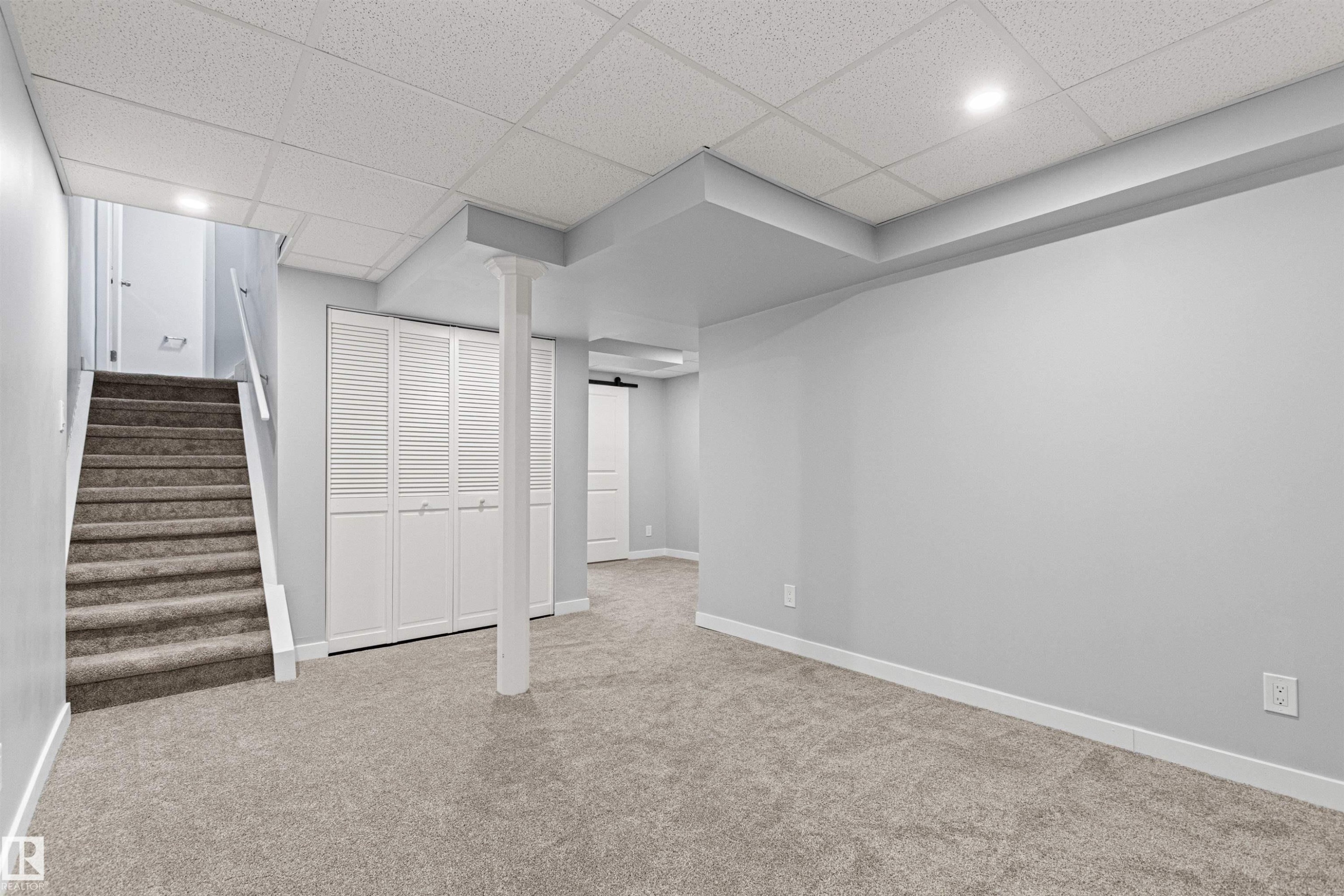 50 Woodvale Village Nw, Edmonton, AB
