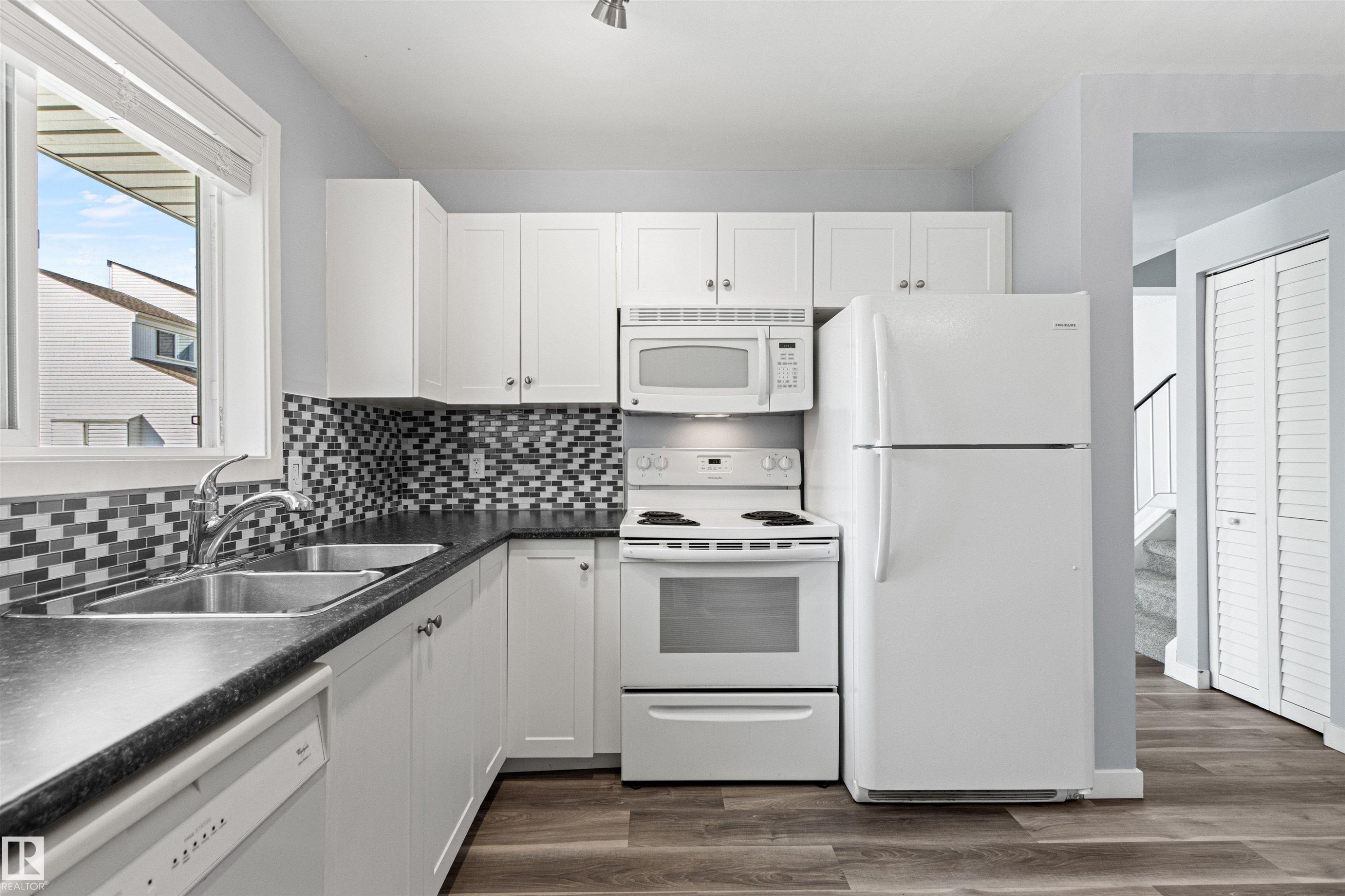50 Woodvale Village Nw, Edmonton, AB