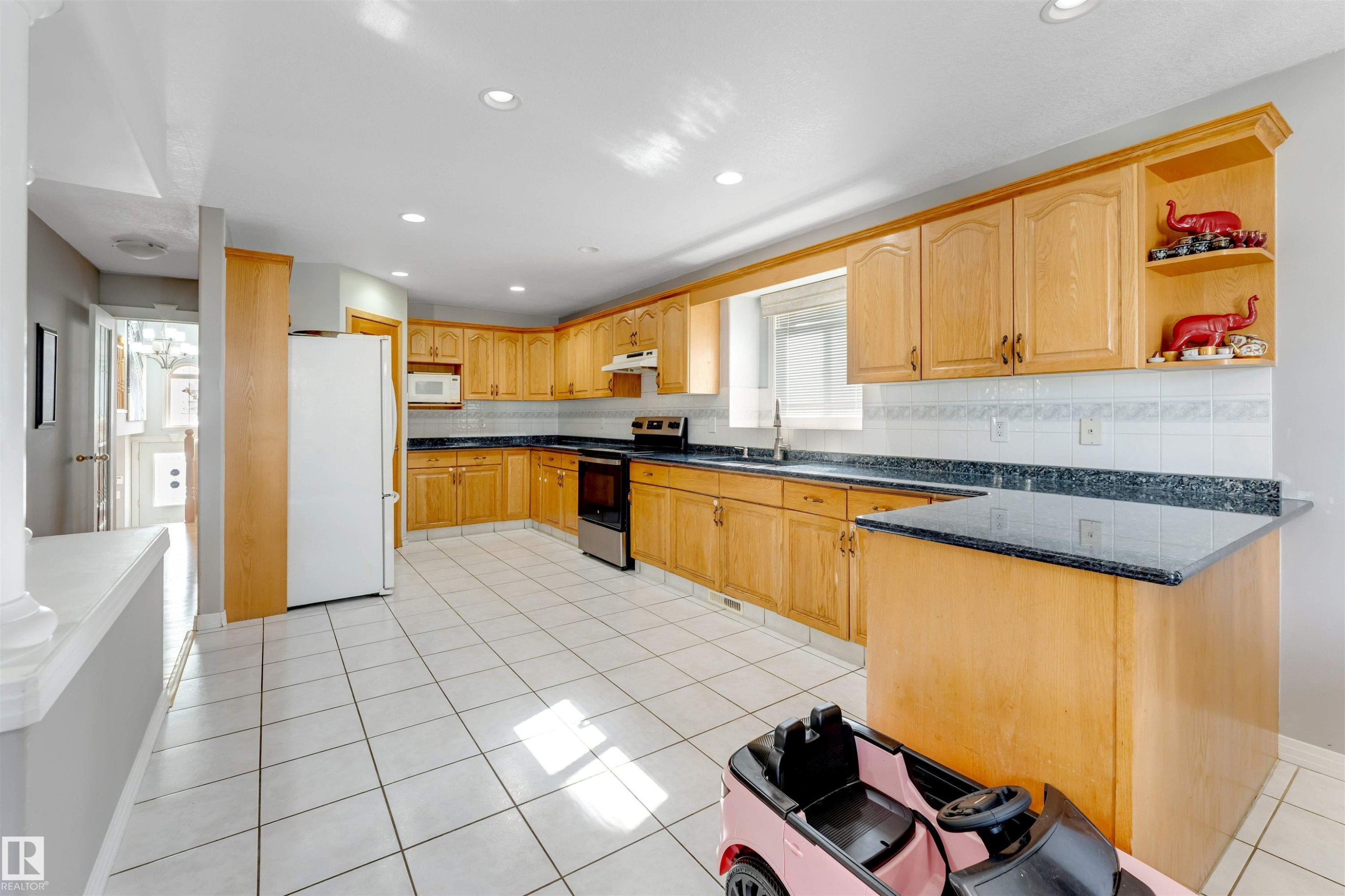 3738 28A Street Nw, Edmonton, AB