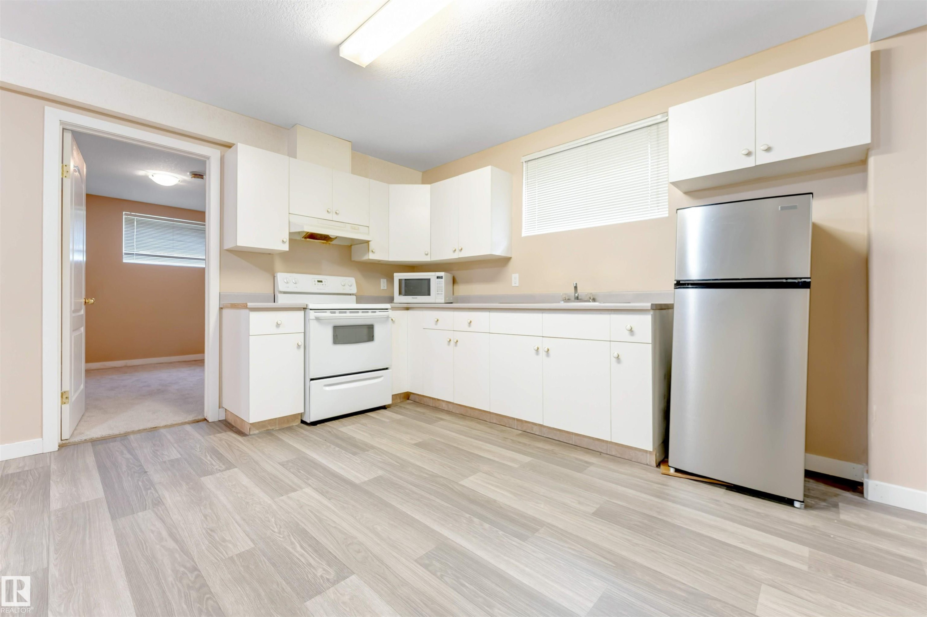 3738 28A Street Nw, Edmonton, AB