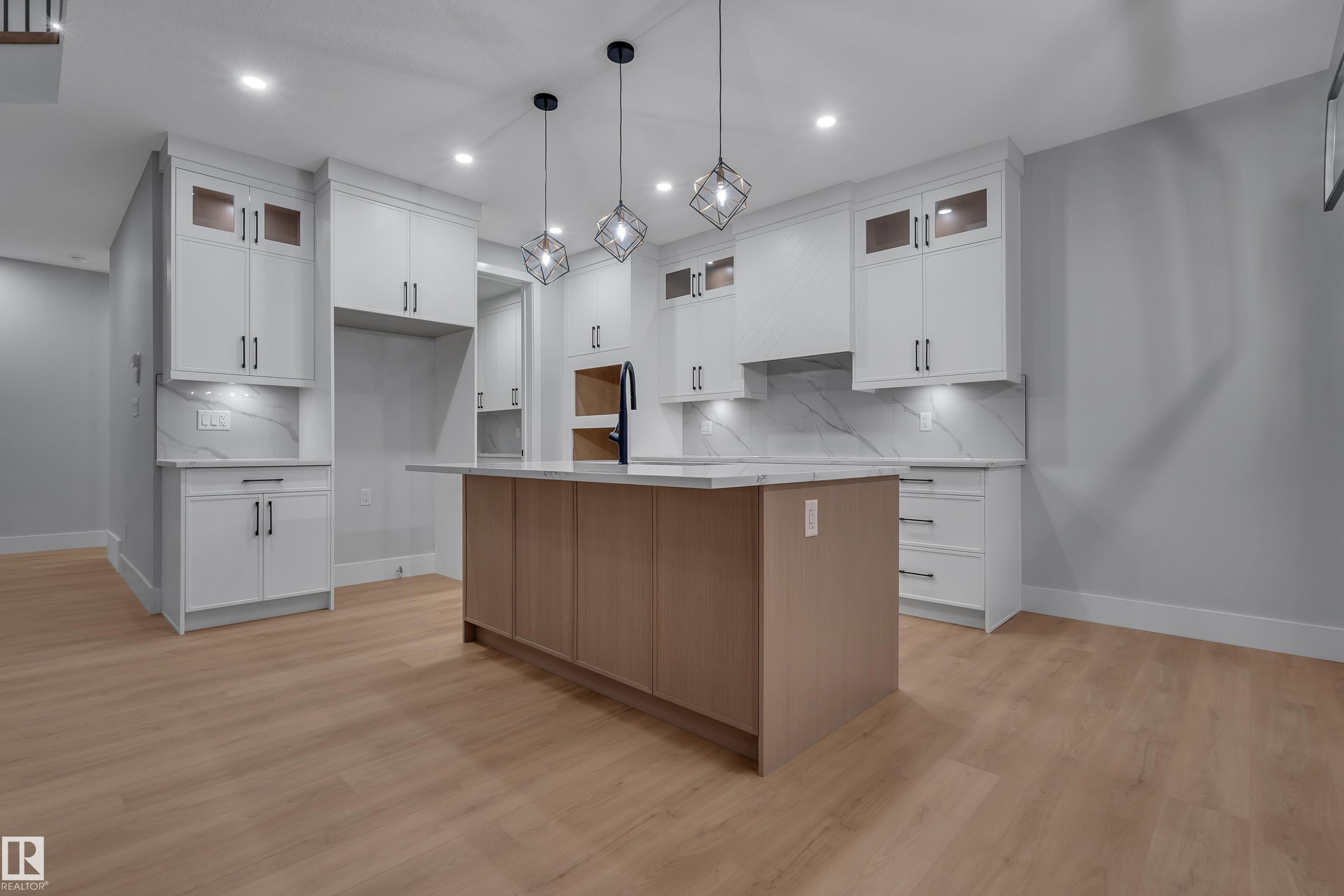 717 Astoria Way, Devon, AB