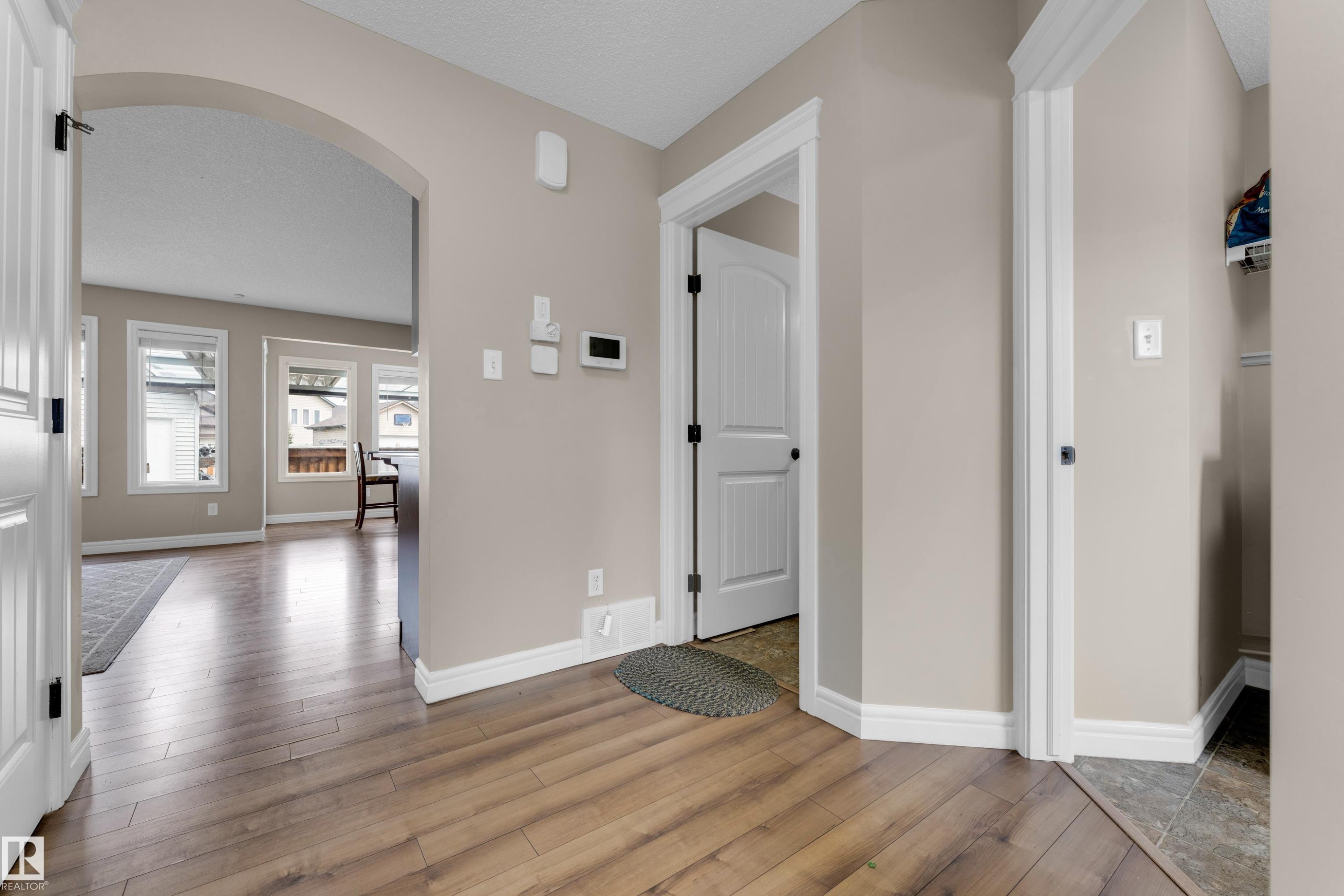 5608 17 Avenue Sw, Edmonton, AB
