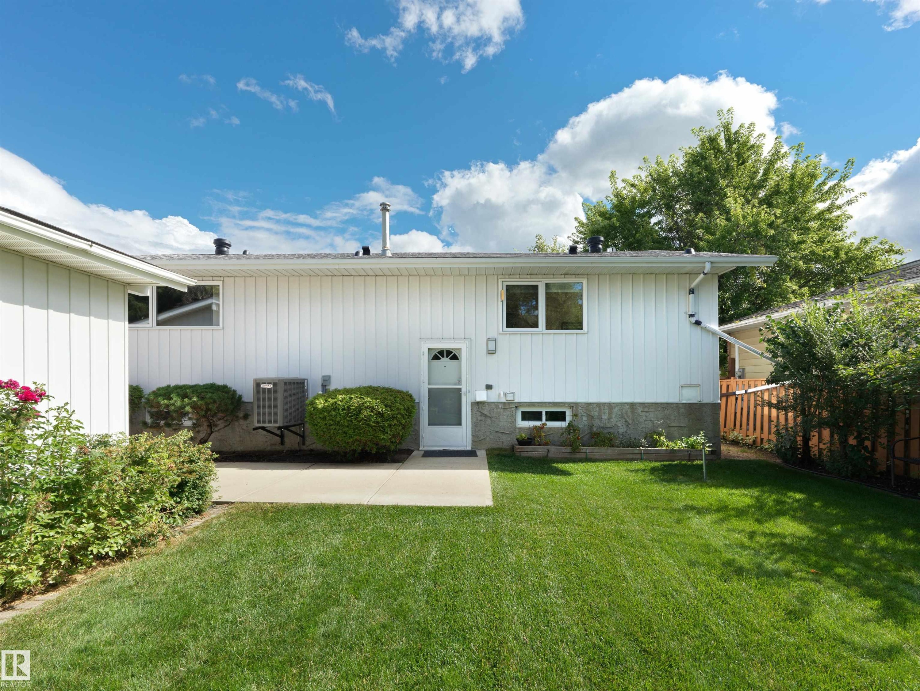 28 Westridge Crescent Nw, Edmonton, AB