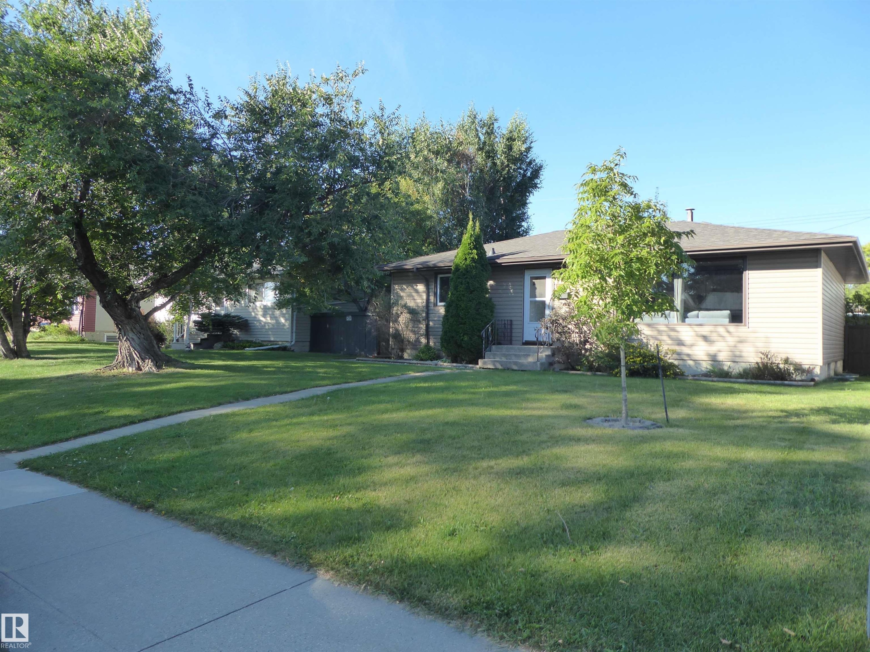 8104 162 Street Nw, Edmonton, AB