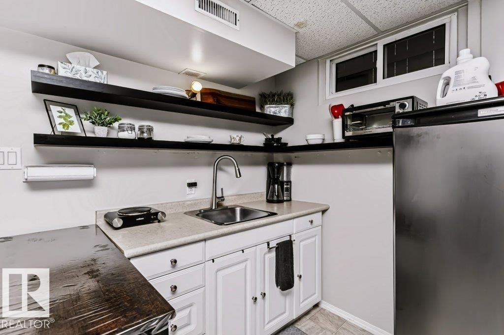 8104 162 Street Nw, Edmonton, AB